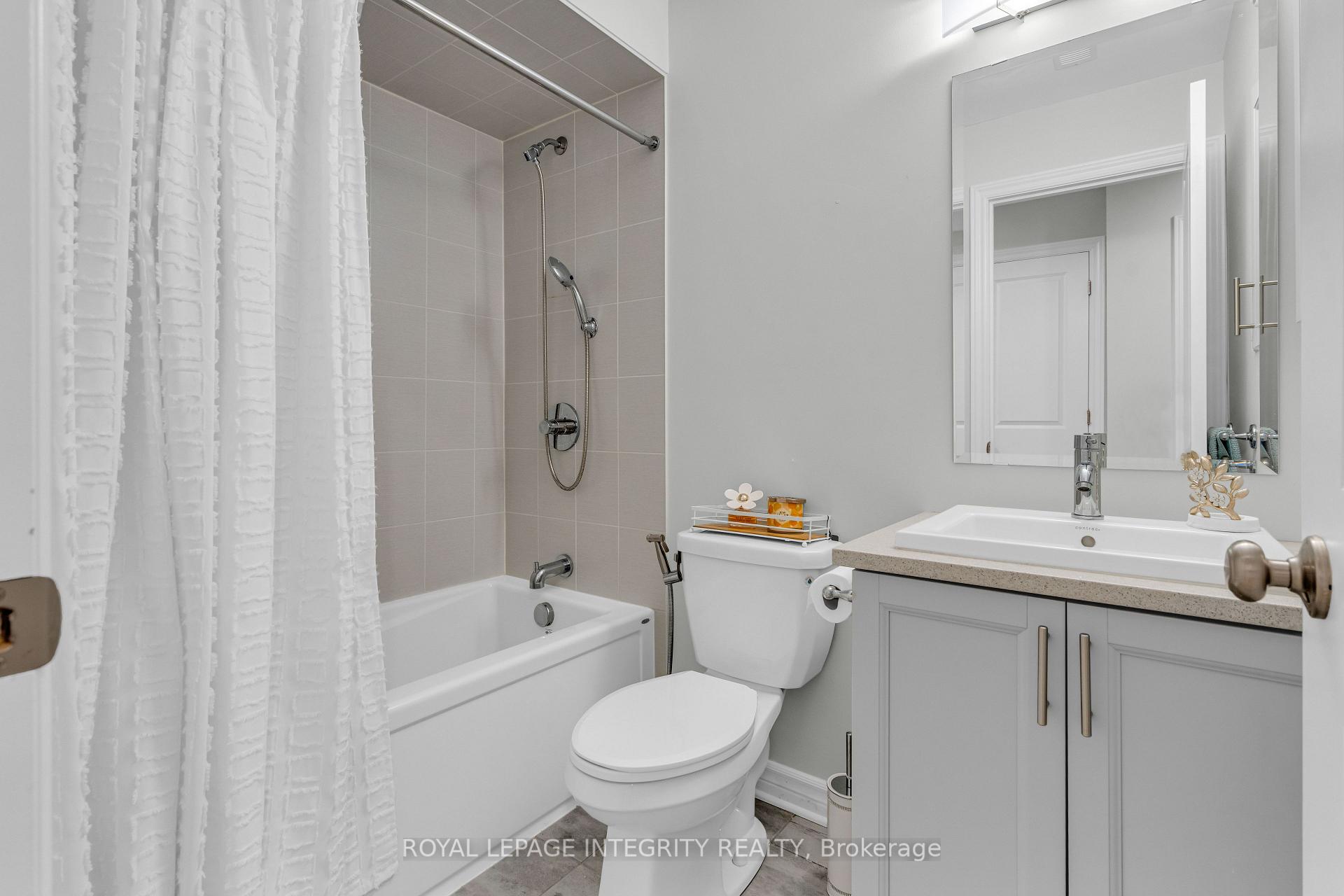 Photo 19 of 35 Carabiner Private, Ottawa, Mer Bleue/Bradley Estates/Anderson Park — HOMEH