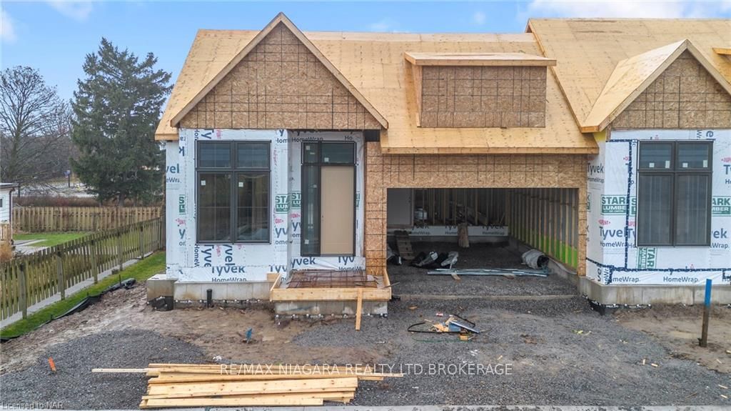 Photo 3 of Unit 2, 41 Ivy Crescent, Thorold, Confederation Heights — HOMEH