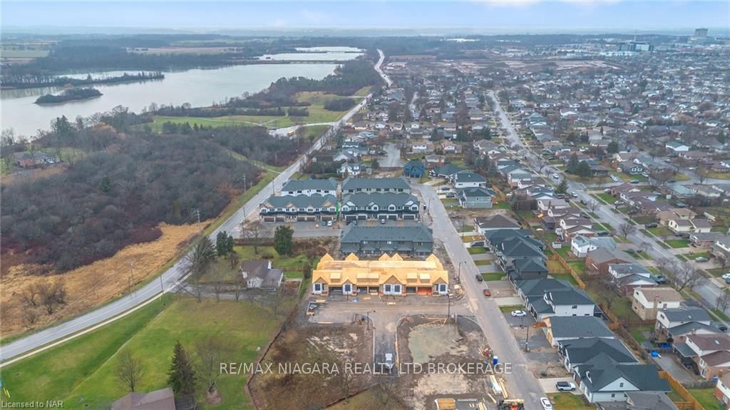 Photo 8 of Unit 2, 41 Ivy Crescent, Thorold, Confederation Heights — HOMEH