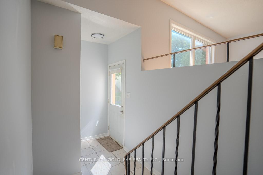 Photo 4 of Unit 5B, 5 Sonnet Crescent, Ottawa, Westcliffe Estates — HOMEH