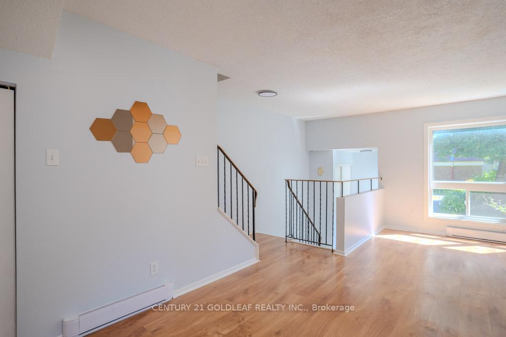 Photo 6 of Unit 5B, 5 Sonnet Crescent, Ottawa, Westcliffe Estates — HOMEH