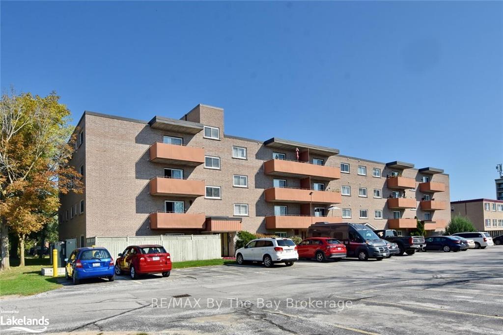 Photo 22 of Unit 409, 184 Eighth Street, Collingwood — HOMEH
