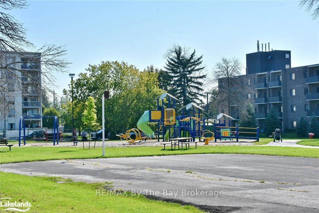 Photo 24 of Unit 409, 184 Eighth Street, Collingwood — HOMEH
