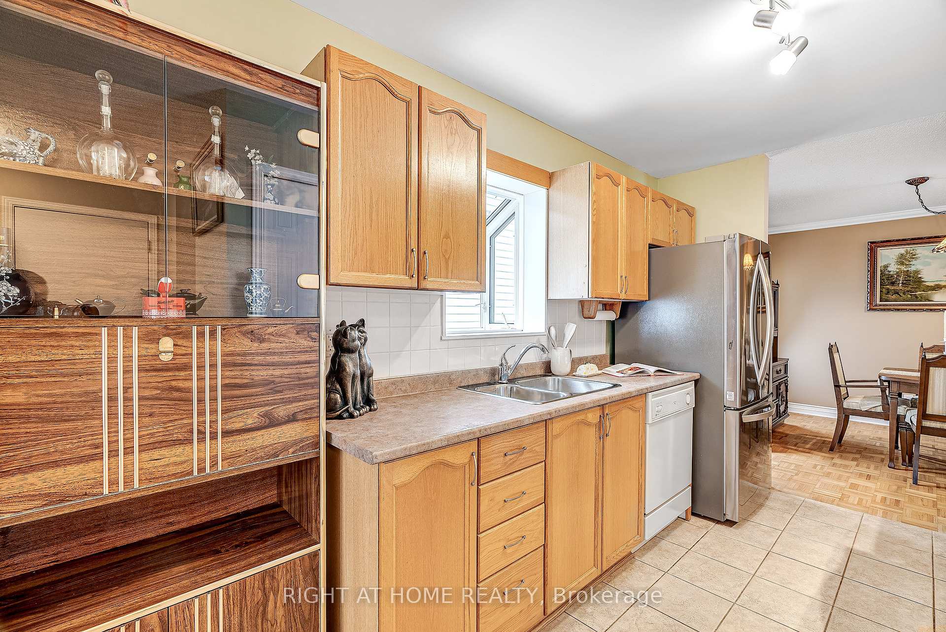 Photo 7 of 1179 Whiterock Street, Ottawa, Carson Grove — HOMEH