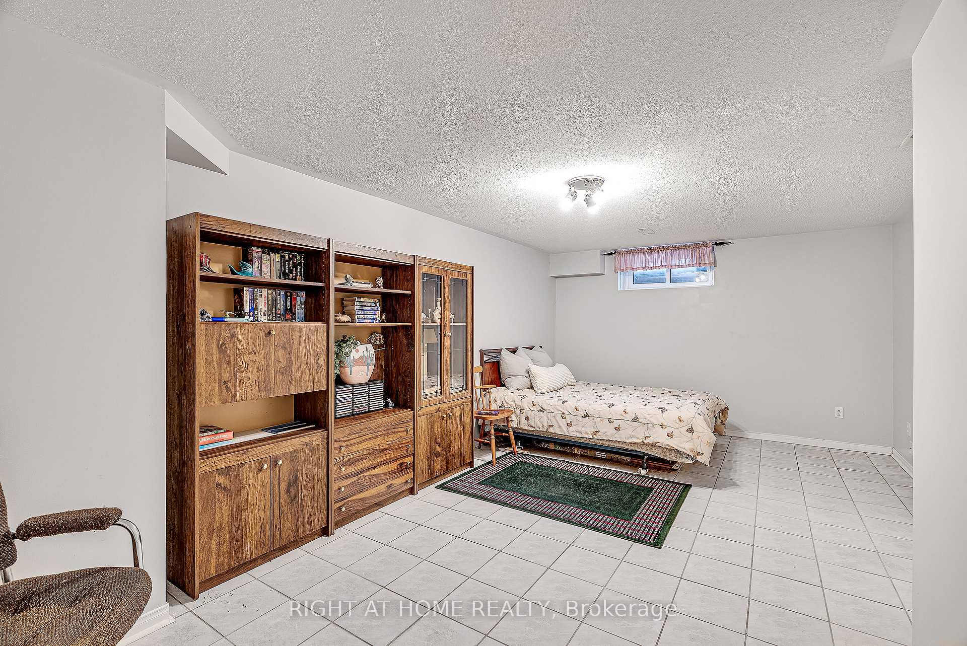 Photo 31 of 1179 Whiterock Street, Ottawa, Carson Grove — HOMEH