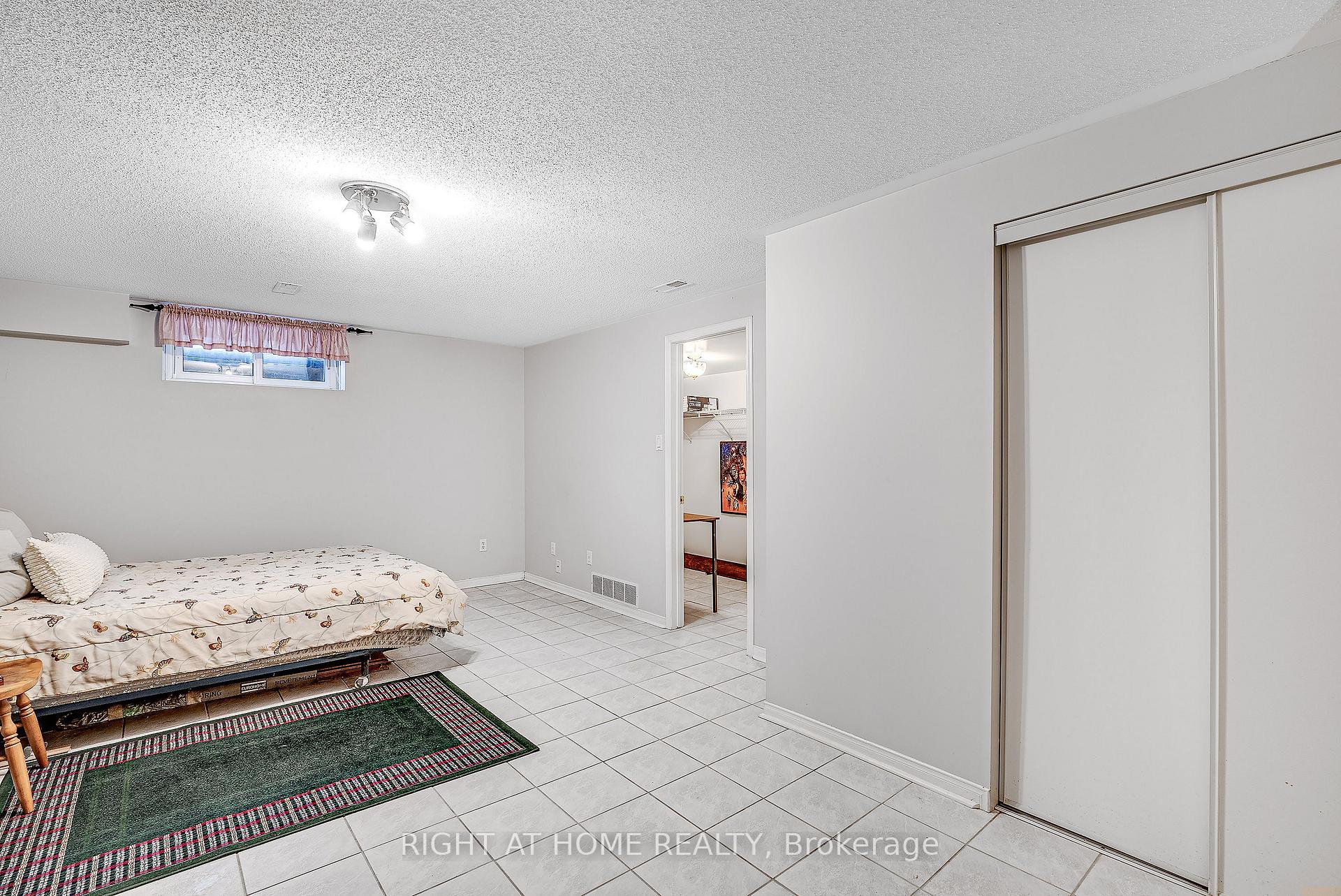 Photo 32 of 1179 Whiterock Street, Ottawa, Carson Grove — HOMEH