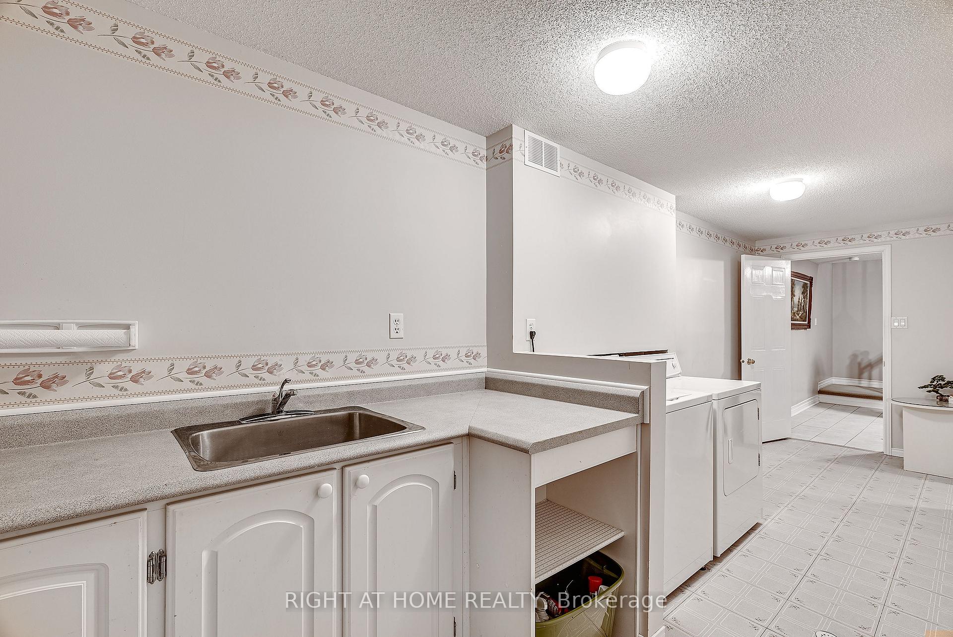 Photo 39 of 1179 Whiterock Street, Ottawa, Carson Grove — HOMEH