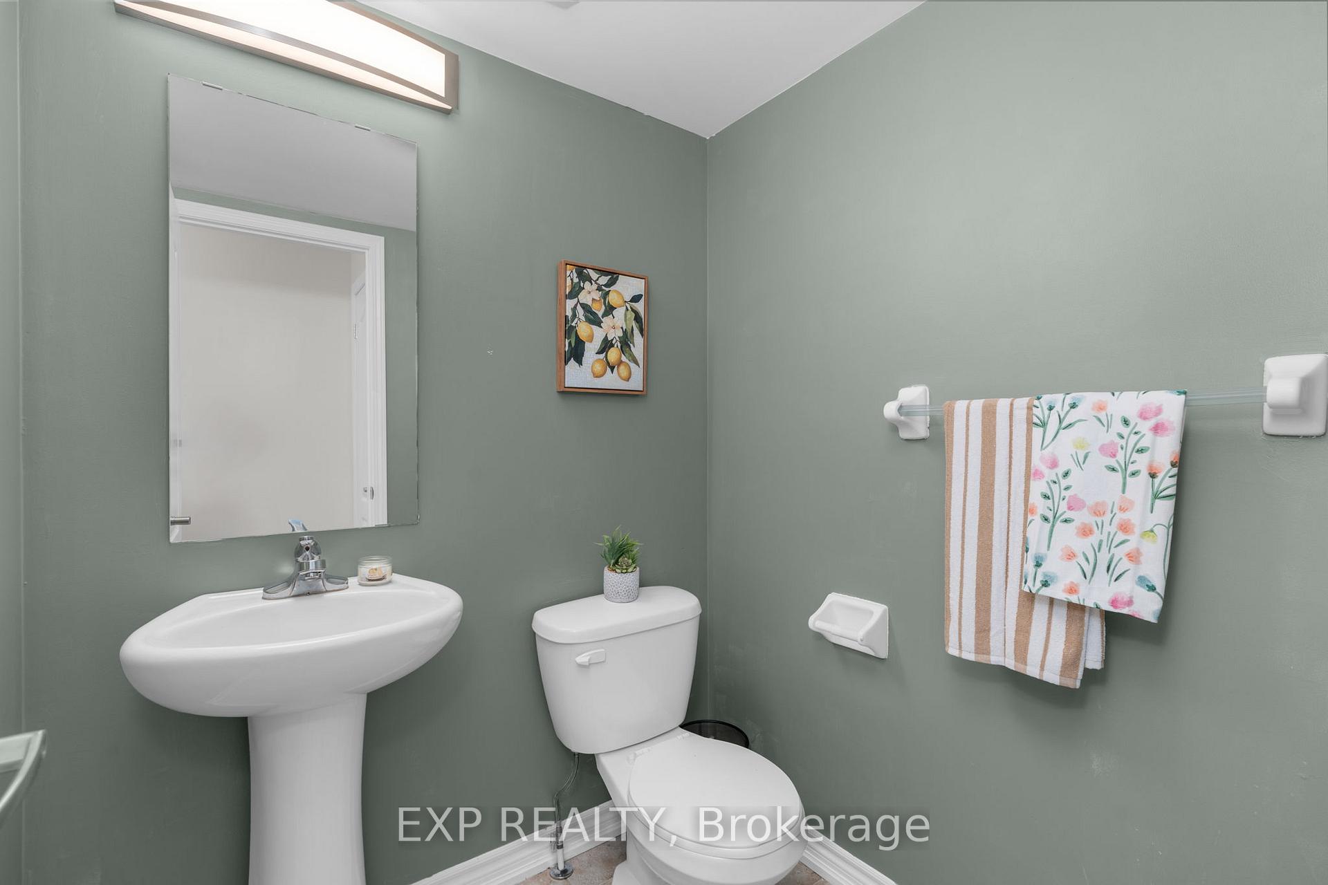 Photo 4 of Unit 3, 135 Sydenham Wells, Barrie, Georgian Drive — HOMEH