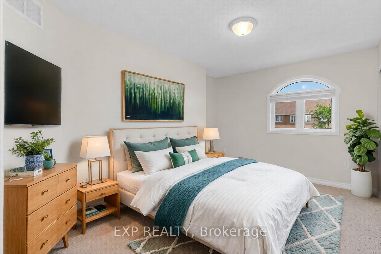 Photo 7 of Unit 3, 135 Sydenham Wells, Barrie, Georgian Drive — HOMEH