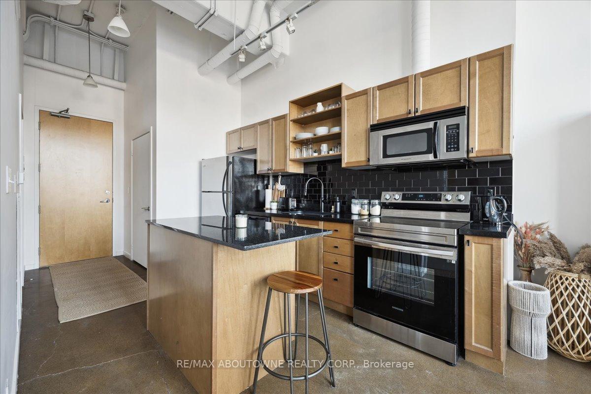 Photo 7 of Unit 232, 404 King Street W, Kitchener — HOMEH