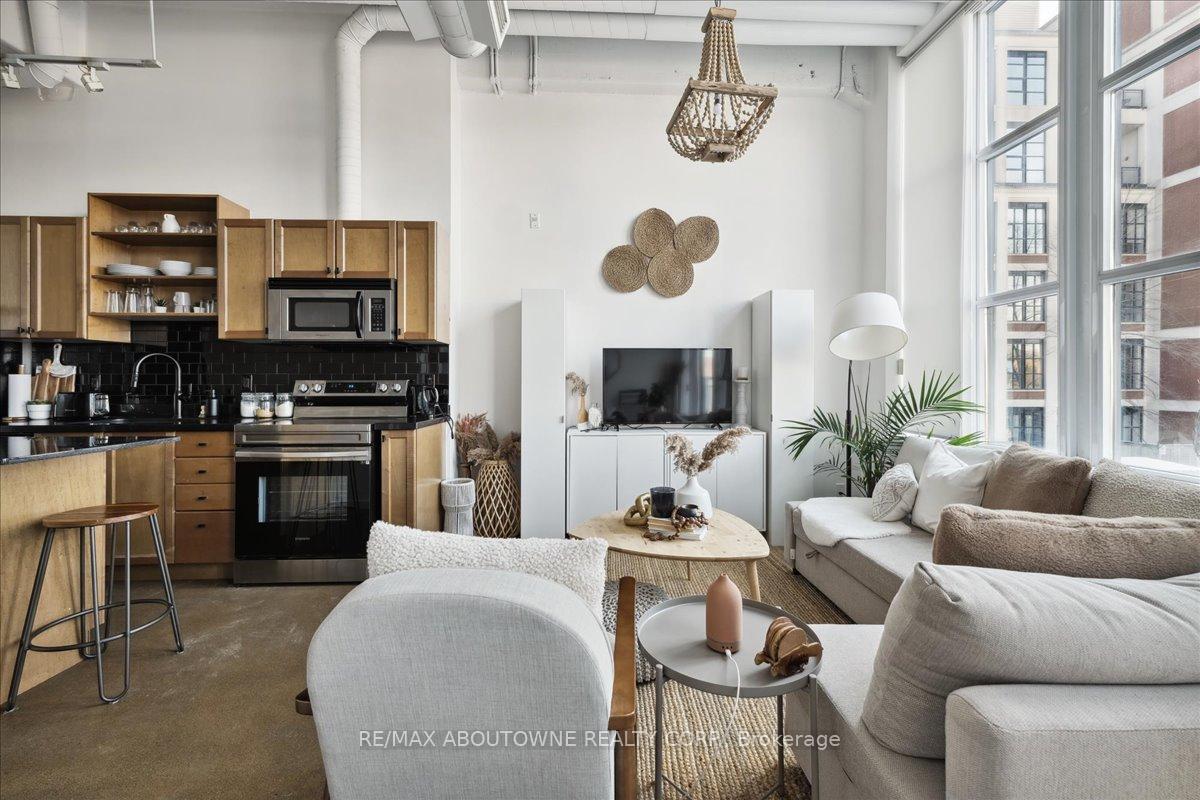 Photo 9 of Unit 232, 404 King Street W, Kitchener — HOMEH
