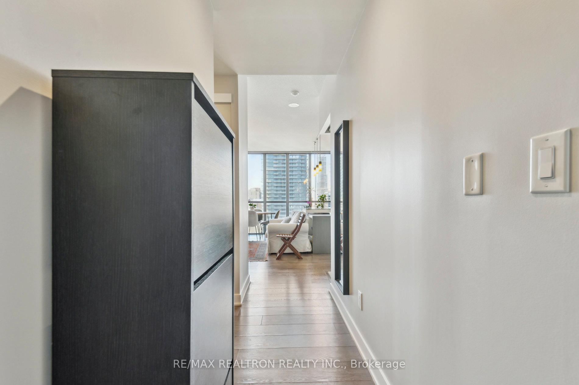 Photo 4 of Unit 2006, 110 Charles Street E, Toronto, Church-Yonge Corridor — HOMEH