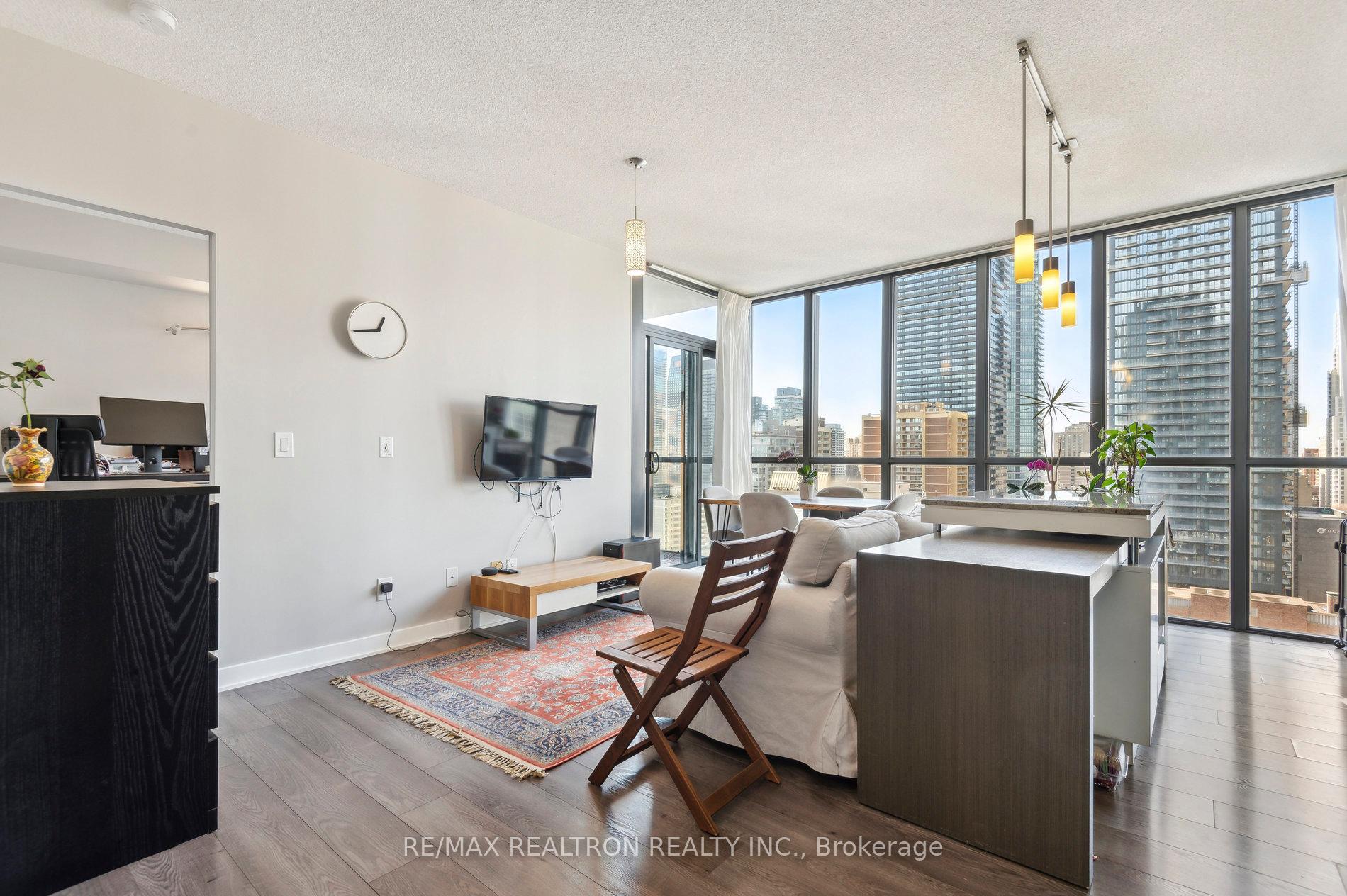 Photo 8 of Unit 2006, 110 Charles Street E, Toronto, Church-Yonge Corridor — HOMEH