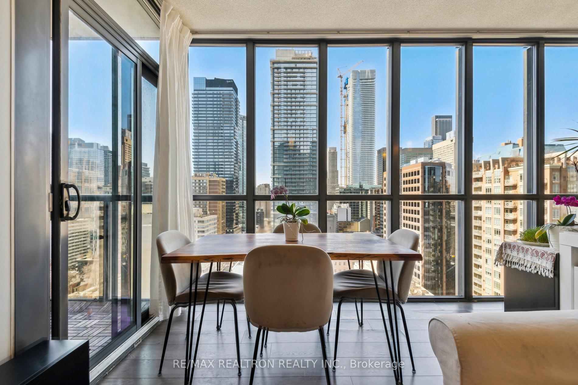 Photo 11 of Unit 2006, 110 Charles Street E, Toronto, Church-Yonge Corridor — HOMEH