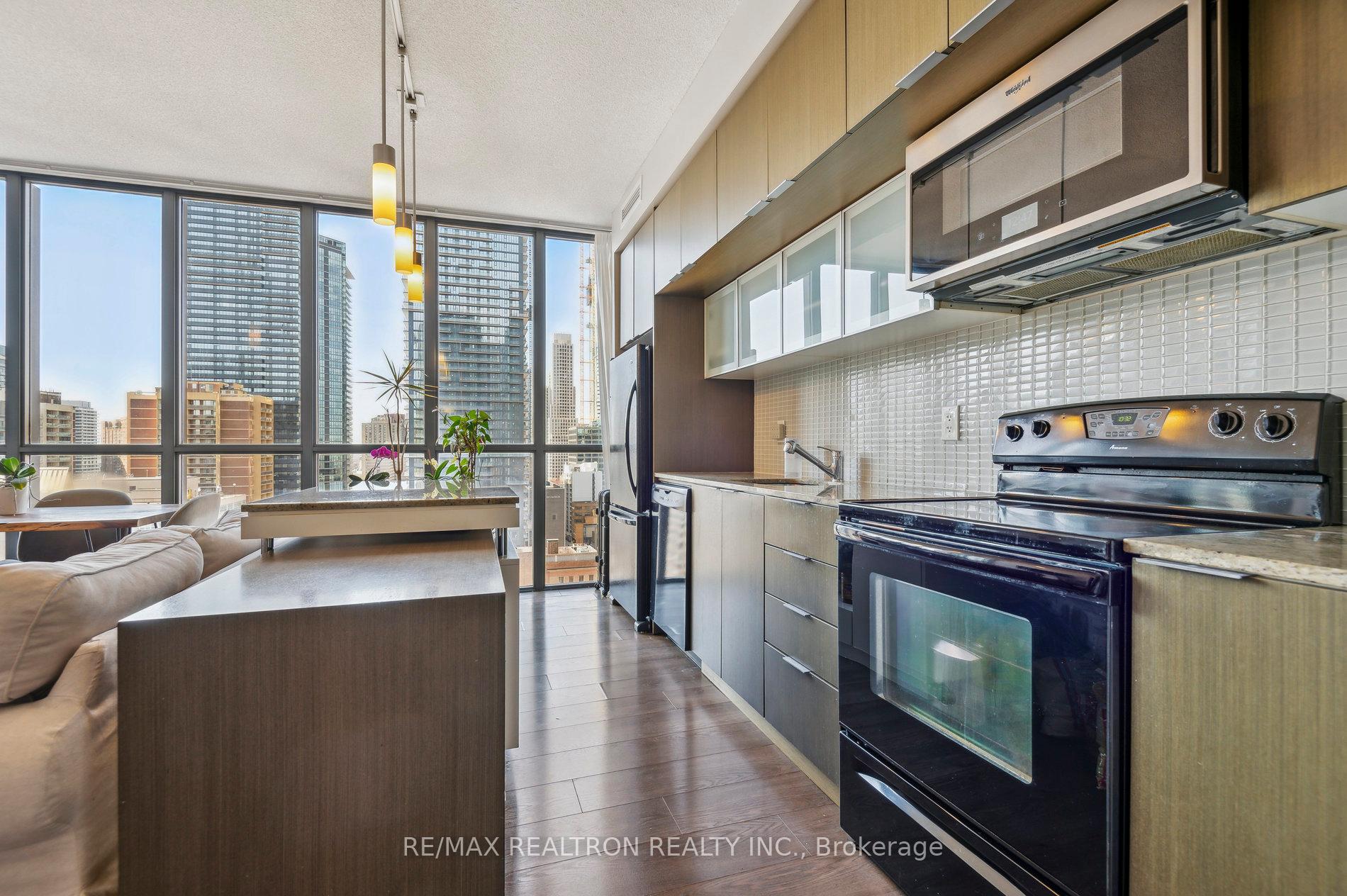 Photo 15 of Unit 2006, 110 Charles Street E, Toronto, Church-Yonge Corridor — HOMEH