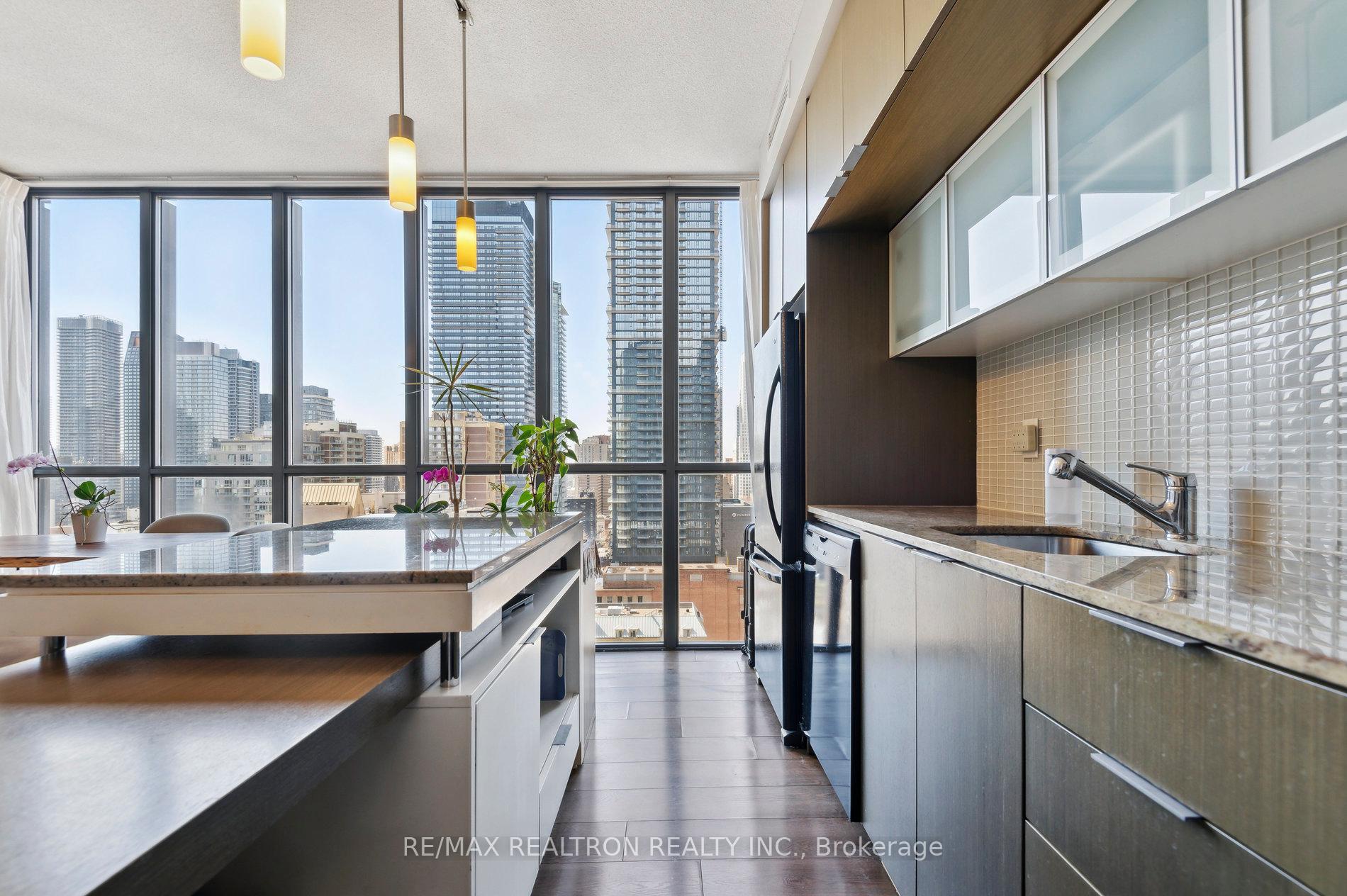 Photo 17 of Unit 2006, 110 Charles Street E, Toronto, Church-Yonge Corridor — HOMEH