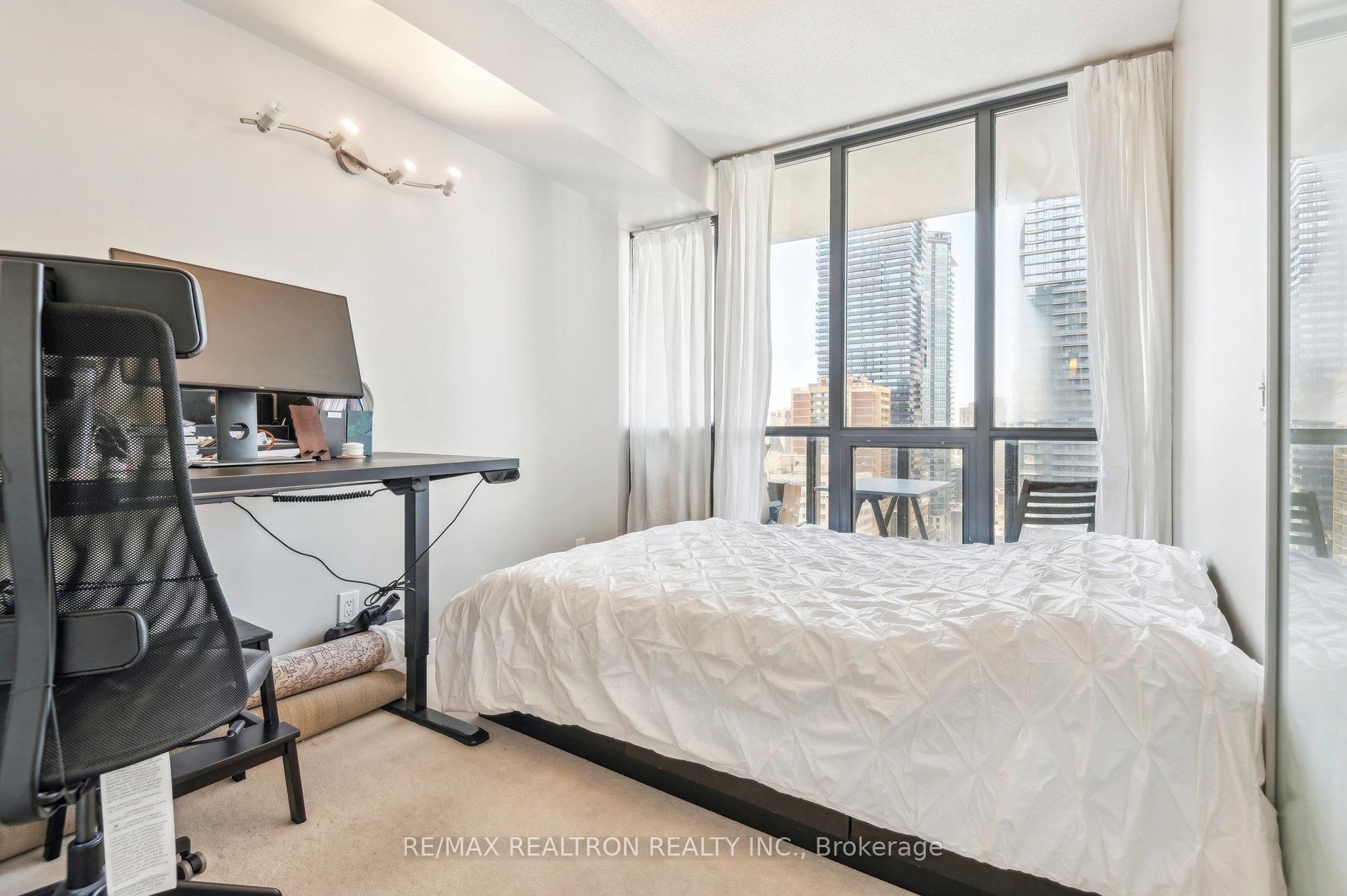 Photo 18 of Unit 2006, 110 Charles Street E, Toronto, Church-Yonge Corridor — HOMEH