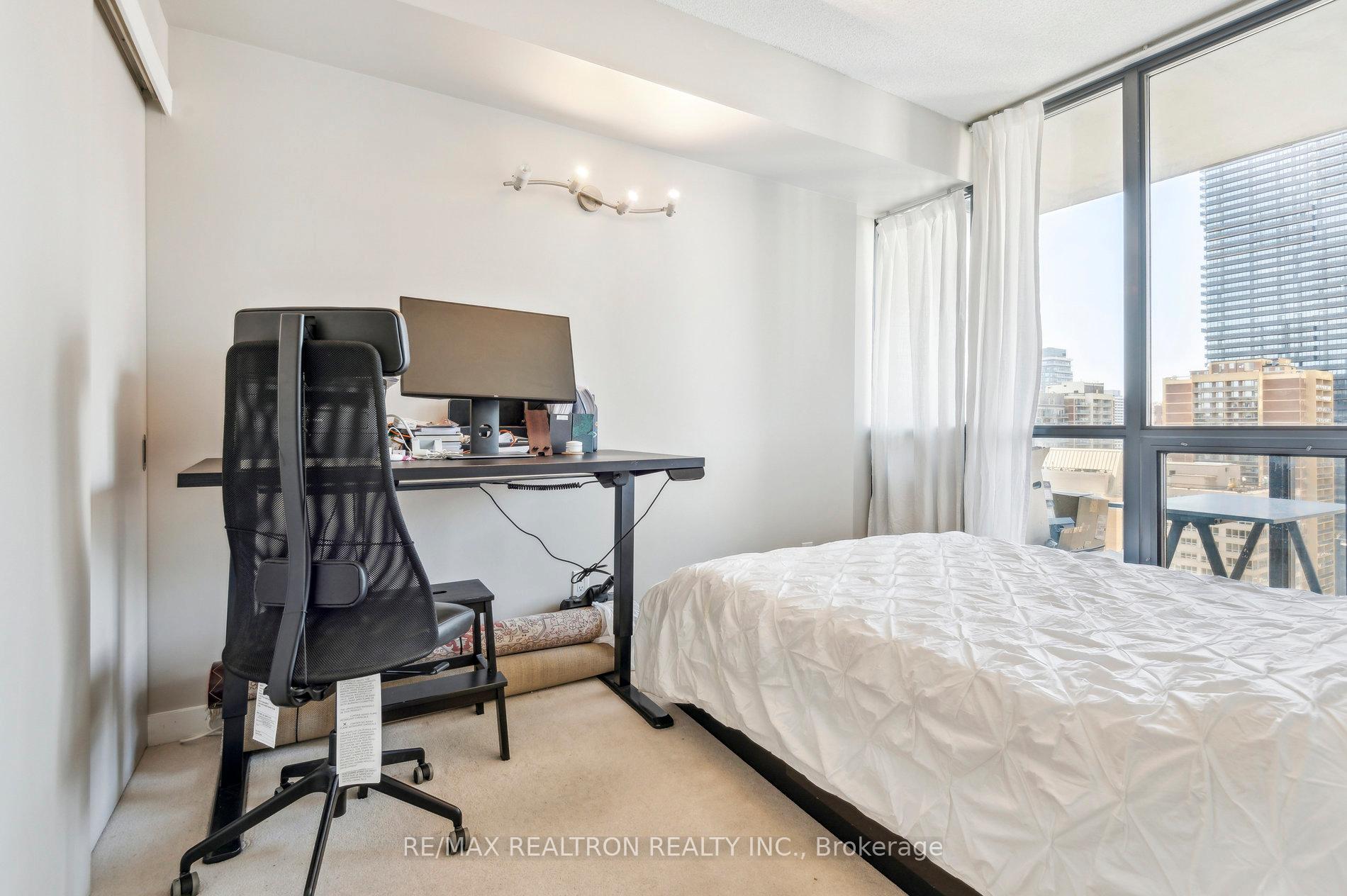 Photo 19 of Unit 2006, 110 Charles Street E, Toronto, Church-Yonge Corridor — HOMEH