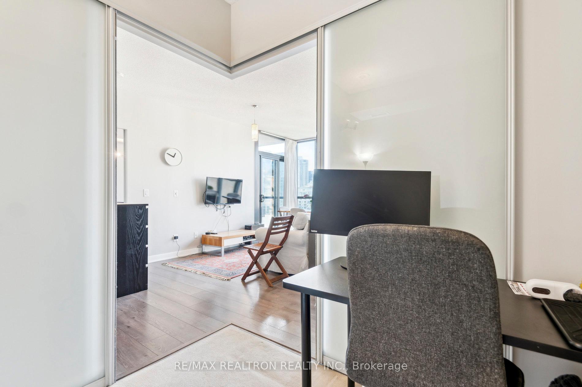Photo 25 of Unit 2006, 110 Charles Street E, Toronto, Church-Yonge Corridor — HOMEH