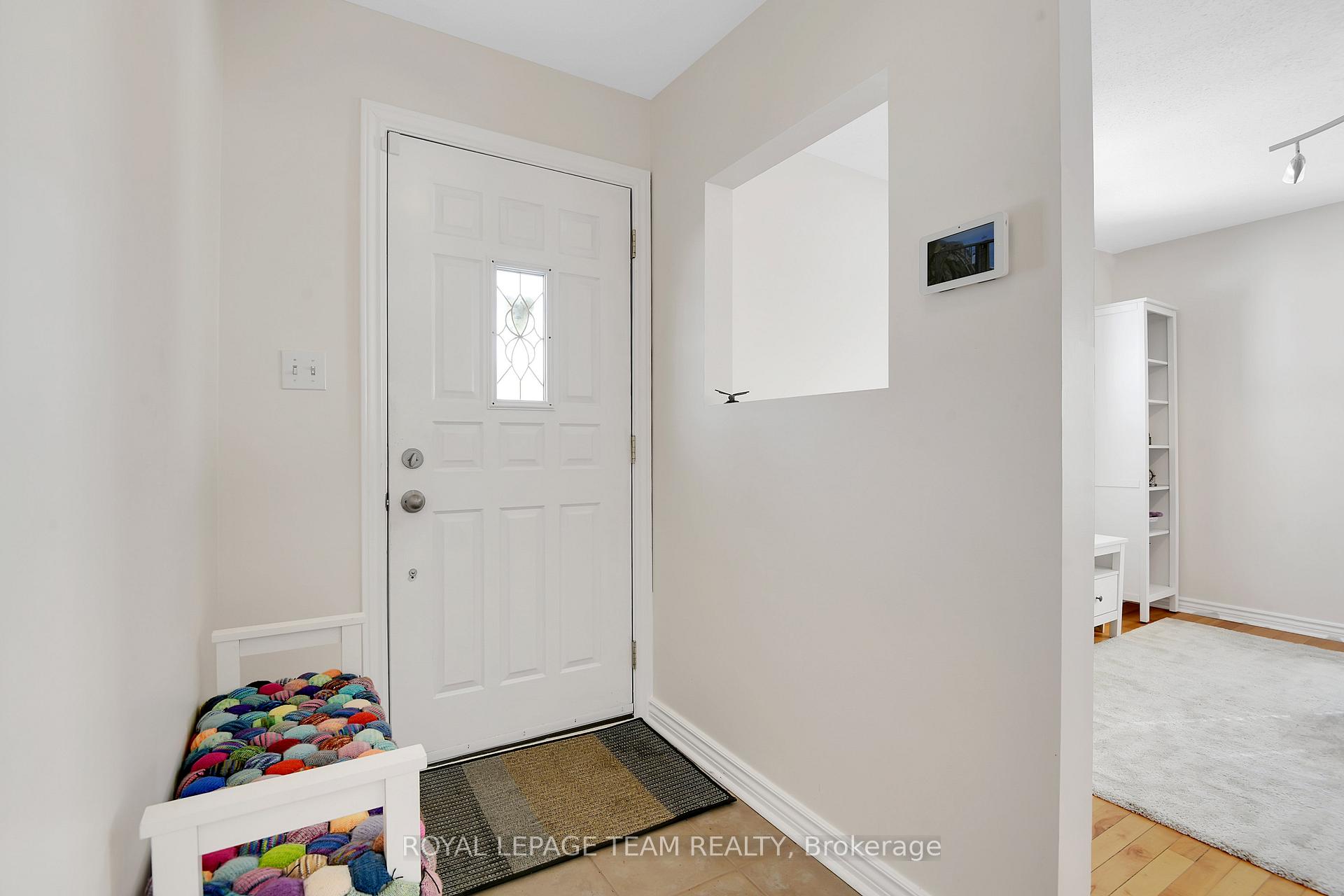 Photo 5 of 92 Harrold Place, Ottawa, Carlington — HOMEH