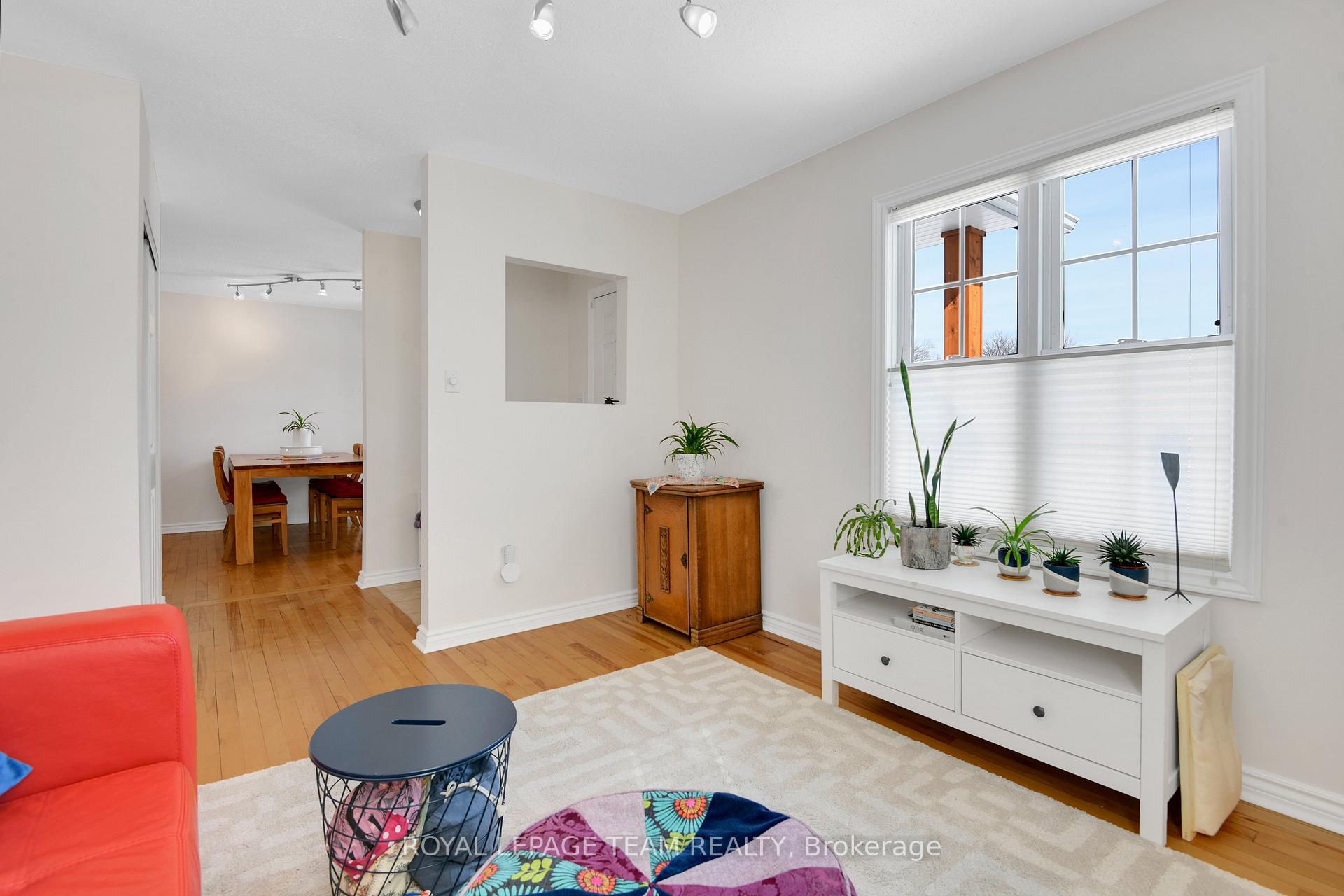 Photo 9 of 92 Harrold Place, Ottawa, Carlington — HOMEH