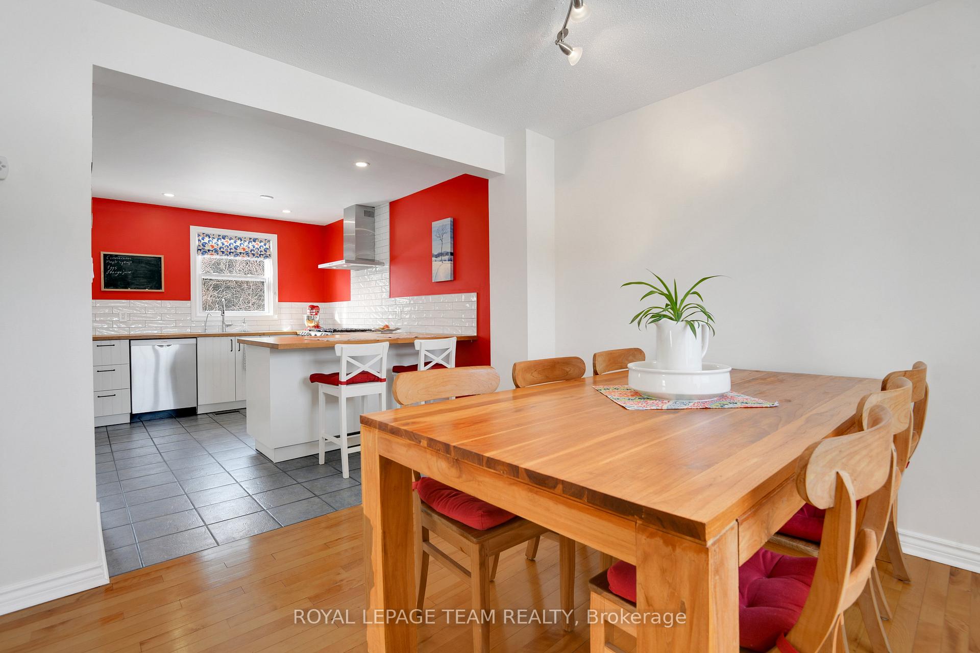 Photo 11 of 92 Harrold Place, Ottawa, Carlington — HOMEH