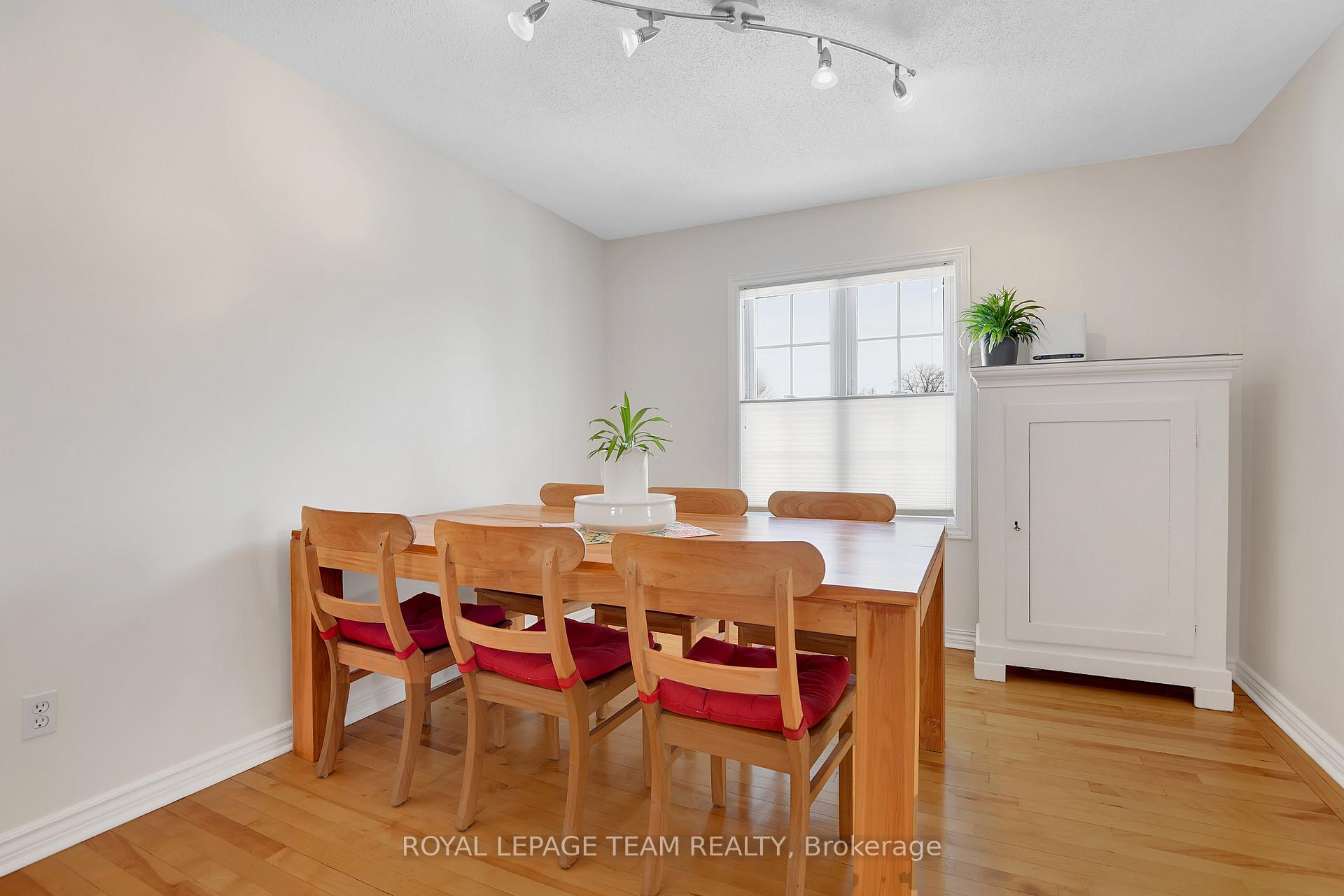 Photo 13 of 92 Harrold Place, Ottawa, Carlington — HOMEH