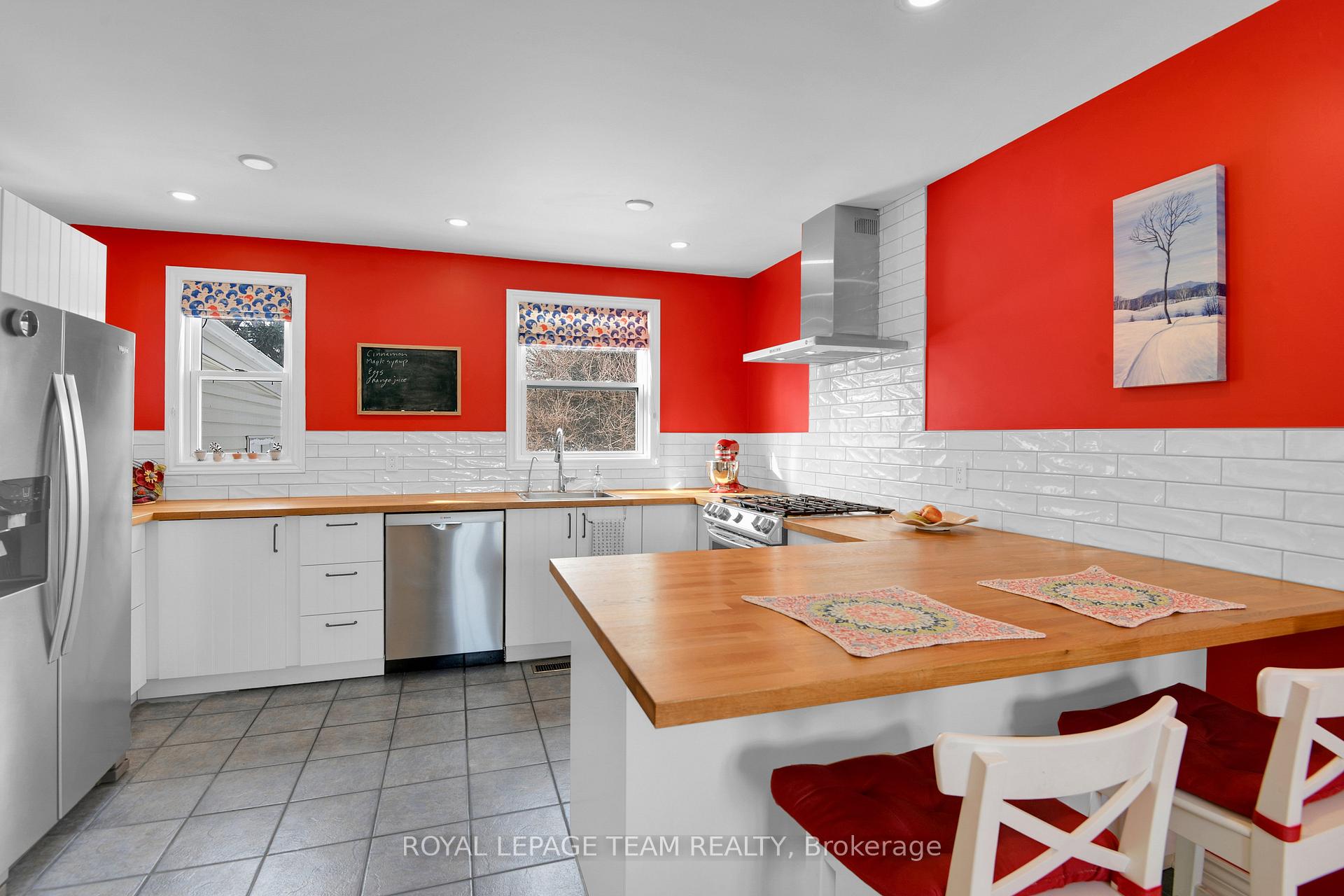 Photo 12 of 92 Harrold Place, Ottawa, Carlington — HOMEH