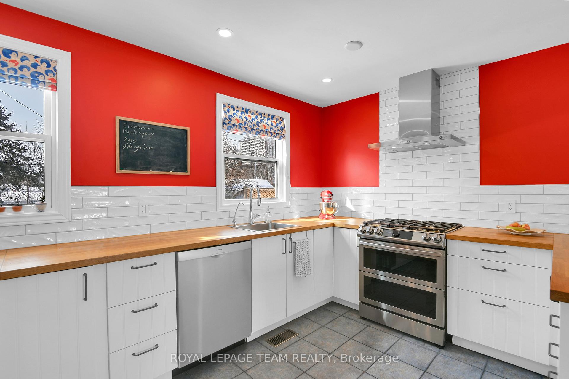 Photo 23 of 92 Harrold Place, Ottawa, Carlington — HOMEH