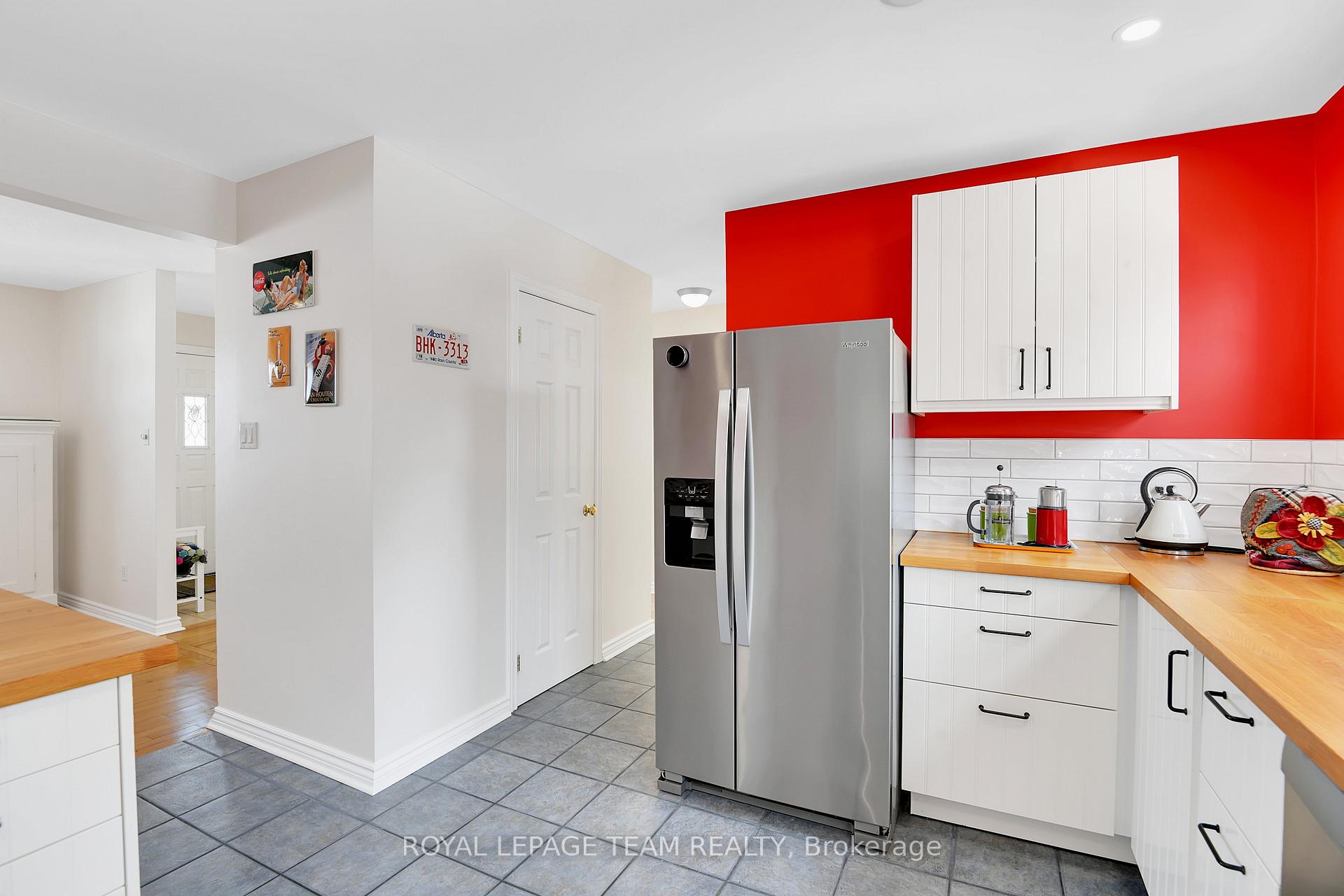 Photo 15 of 92 Harrold Place, Ottawa, Carlington — HOMEH
