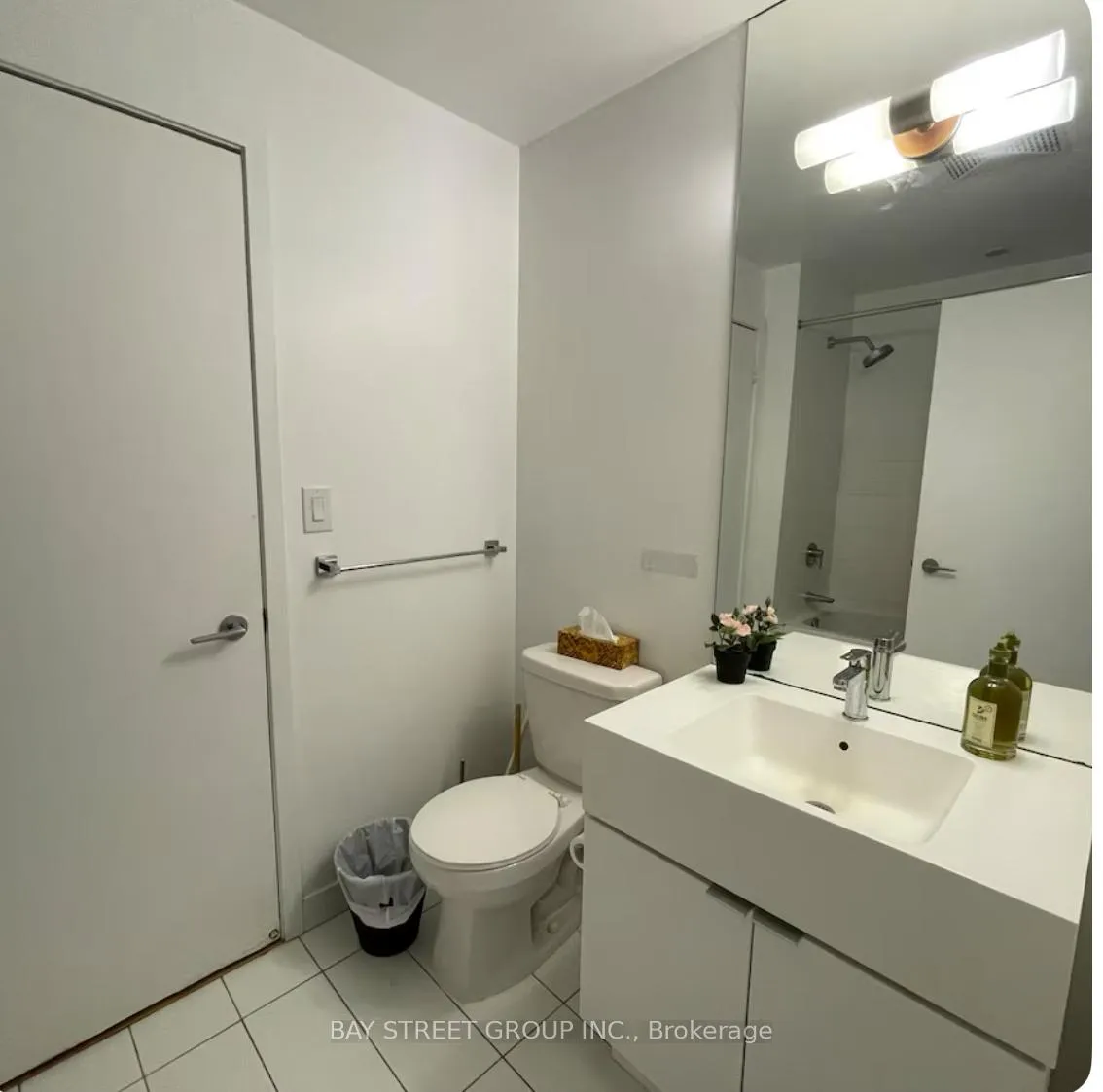 Photo 7 of Unit 4303, 21 Iceboat Terrace, Toronto, Waterfront Communities — HOMEH