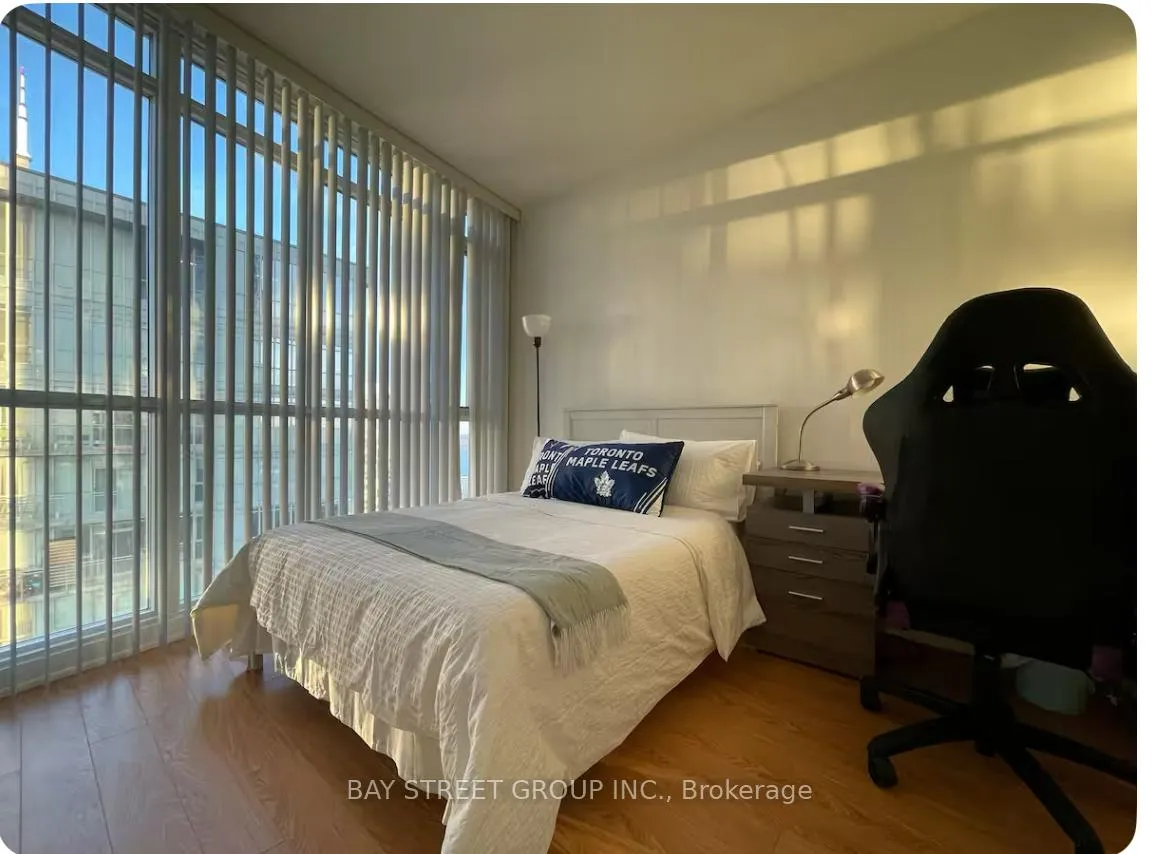 Photo 8 of Unit 4303, 21 Iceboat Terrace, Toronto, Waterfront Communities — HOMEH