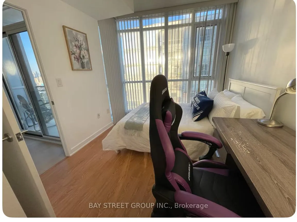 Photo 9 of Unit 4303, 21 Iceboat Terrace, Toronto, Waterfront Communities — HOMEH