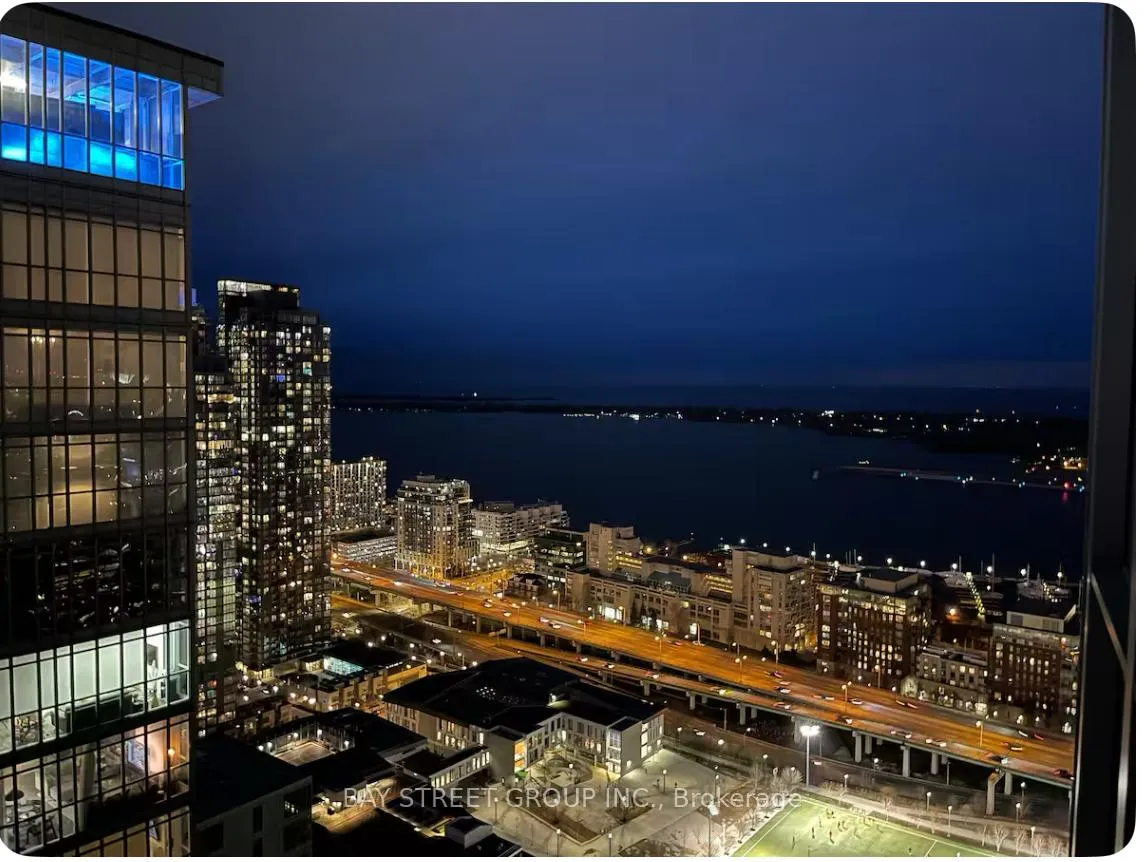 Photo 12 of Unit 4303, 21 Iceboat Terrace, Toronto, Waterfront Communities — HOMEH