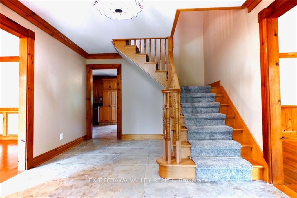Photo 4 of 2062 Richmond Road, Beckwith, Beckwith Twp — HOMEH