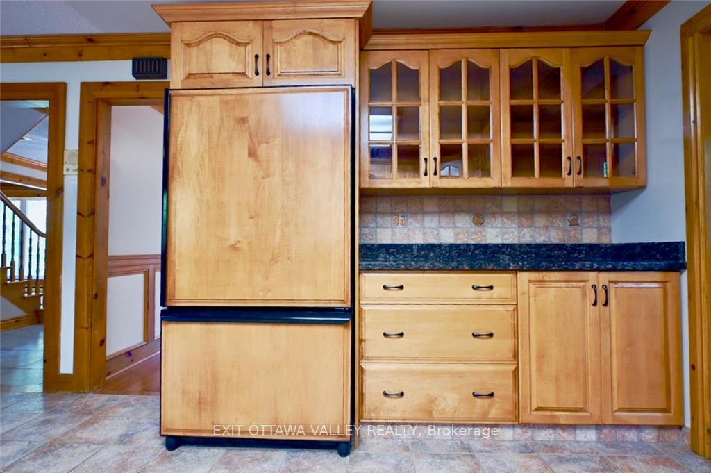 Photo 7 of 2062 Richmond Road, Beckwith, Beckwith Twp — HOMEH