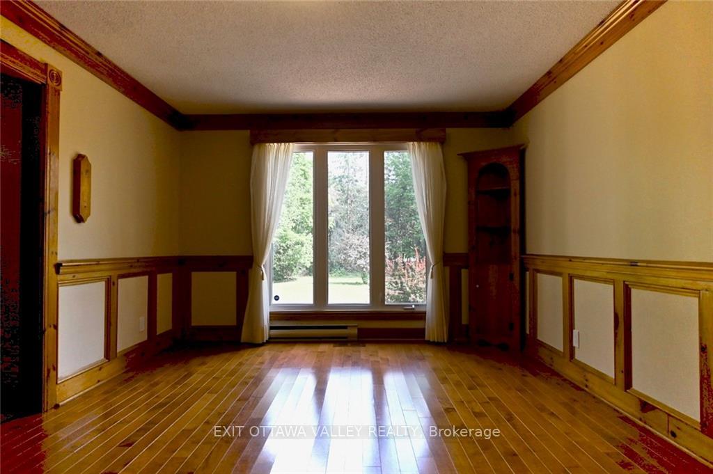 Photo 12 of 2062 Richmond Road, Beckwith, Beckwith Twp — HOMEH