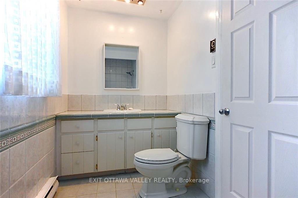 Photo 17 of 2062 Richmond Road, Beckwith, Beckwith Twp — HOMEH