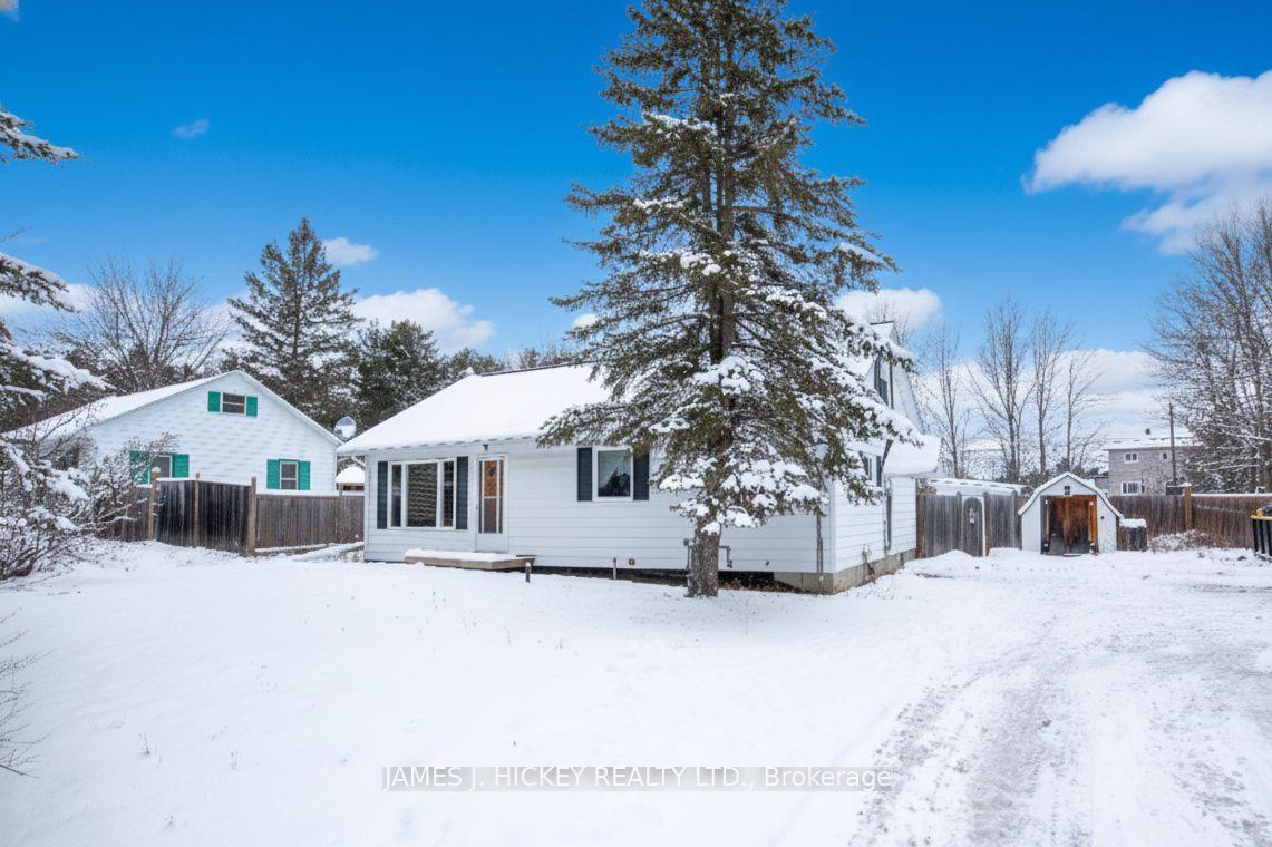 Photo 1 of 33504 Highway 17, Deep River — HOMEH
