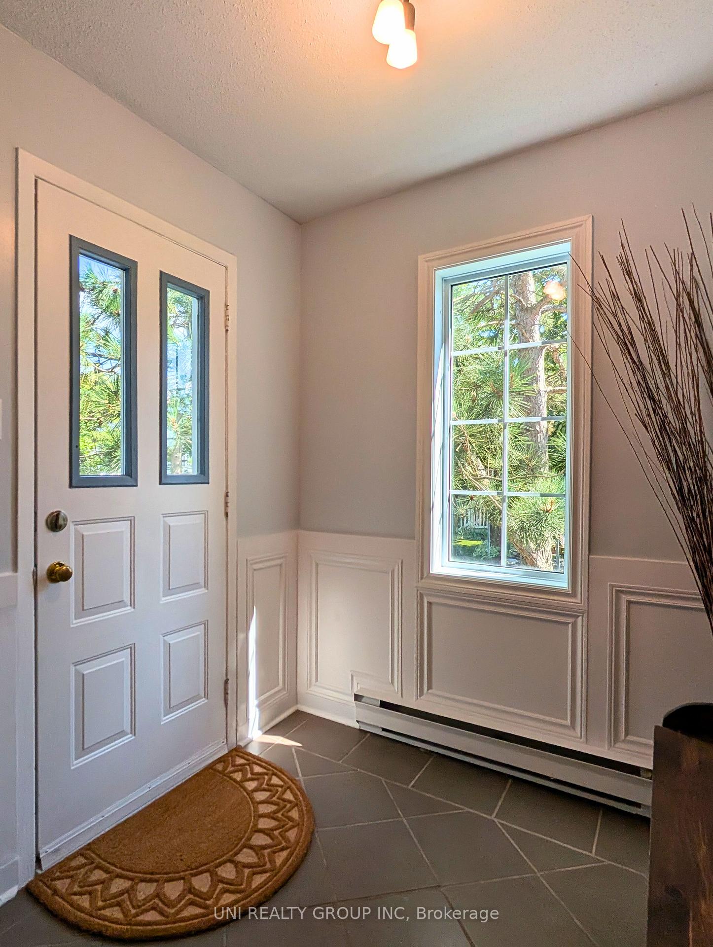 Photo 4 of 120 Castlegreen Private, Ottawa, Hunt Club Park/Greenboro — HOMEH