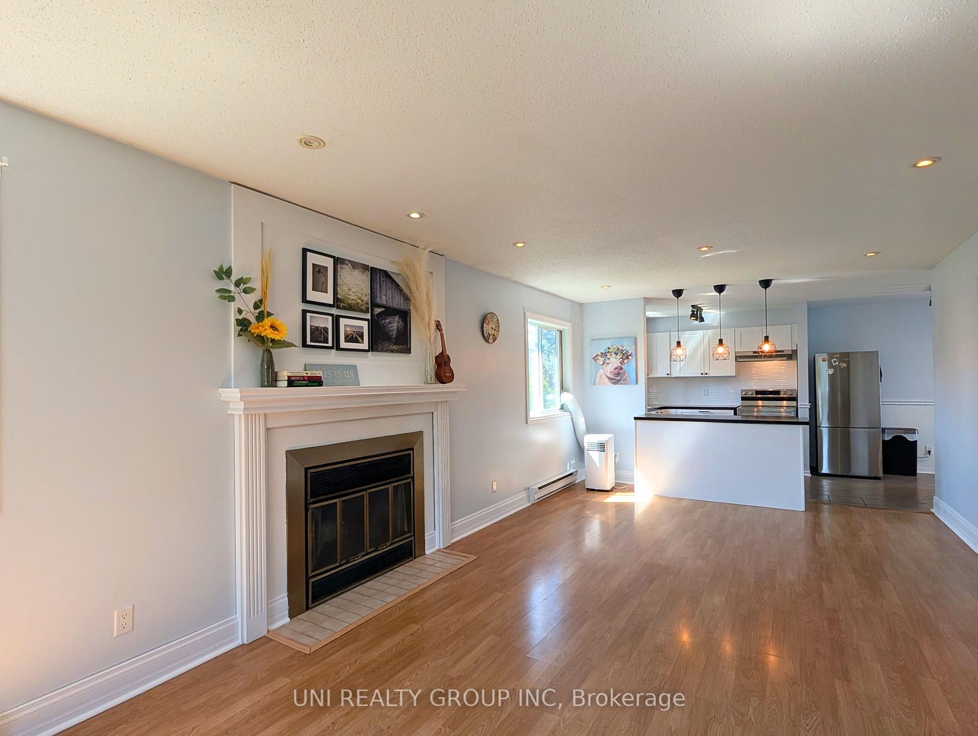 Photo 13 of 120 Castlegreen Private, Ottawa, Hunt Club Park/Greenboro — HOMEH