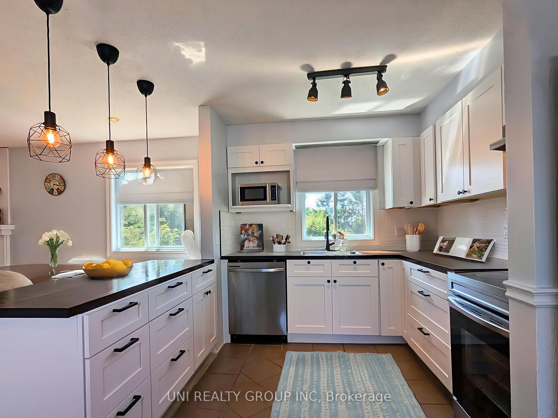 Photo 16 of 120 Castlegreen Private, Ottawa, Hunt Club Park/Greenboro — HOMEH