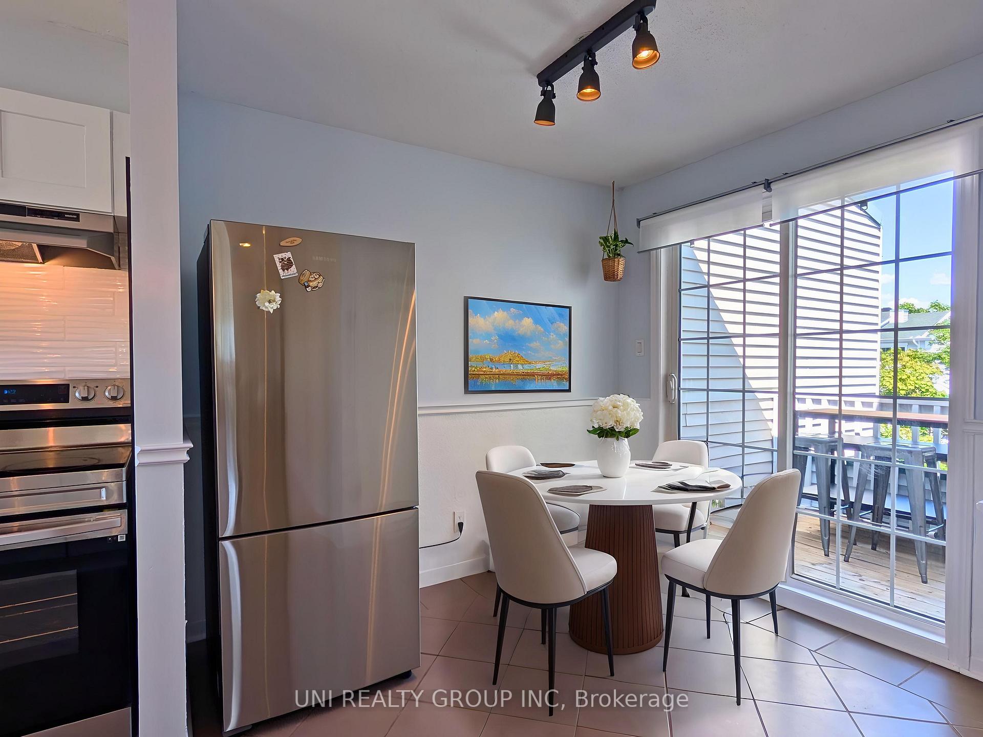 Photo 19 of 120 Castlegreen Private, Ottawa, Hunt Club Park/Greenboro — HOMEH
