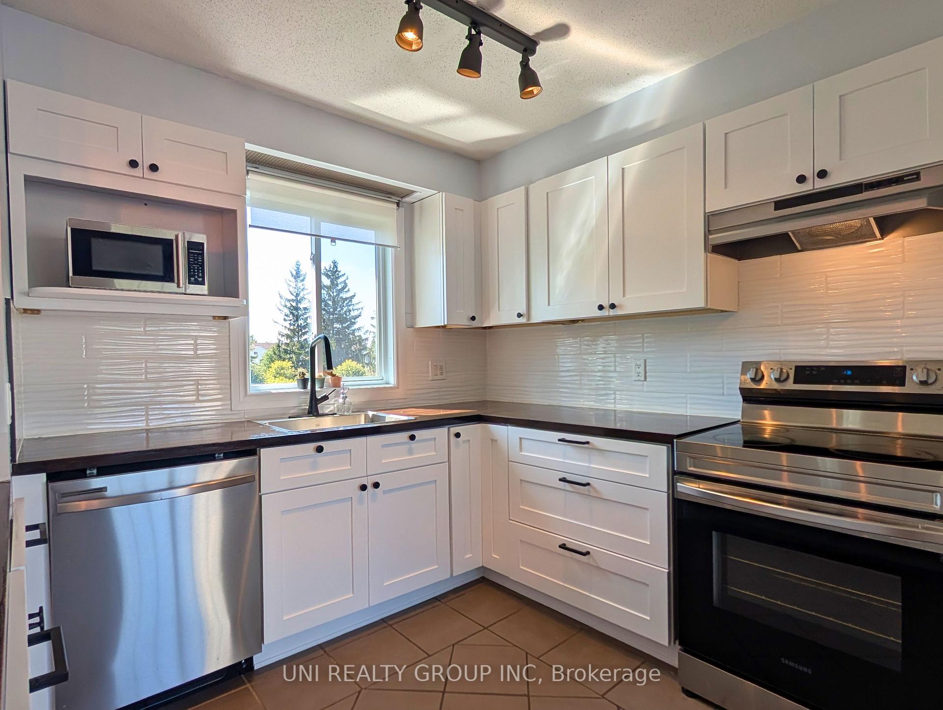 Photo 27 of 120 Castlegreen Private, Ottawa, Hunt Club Park/Greenboro — HOMEH