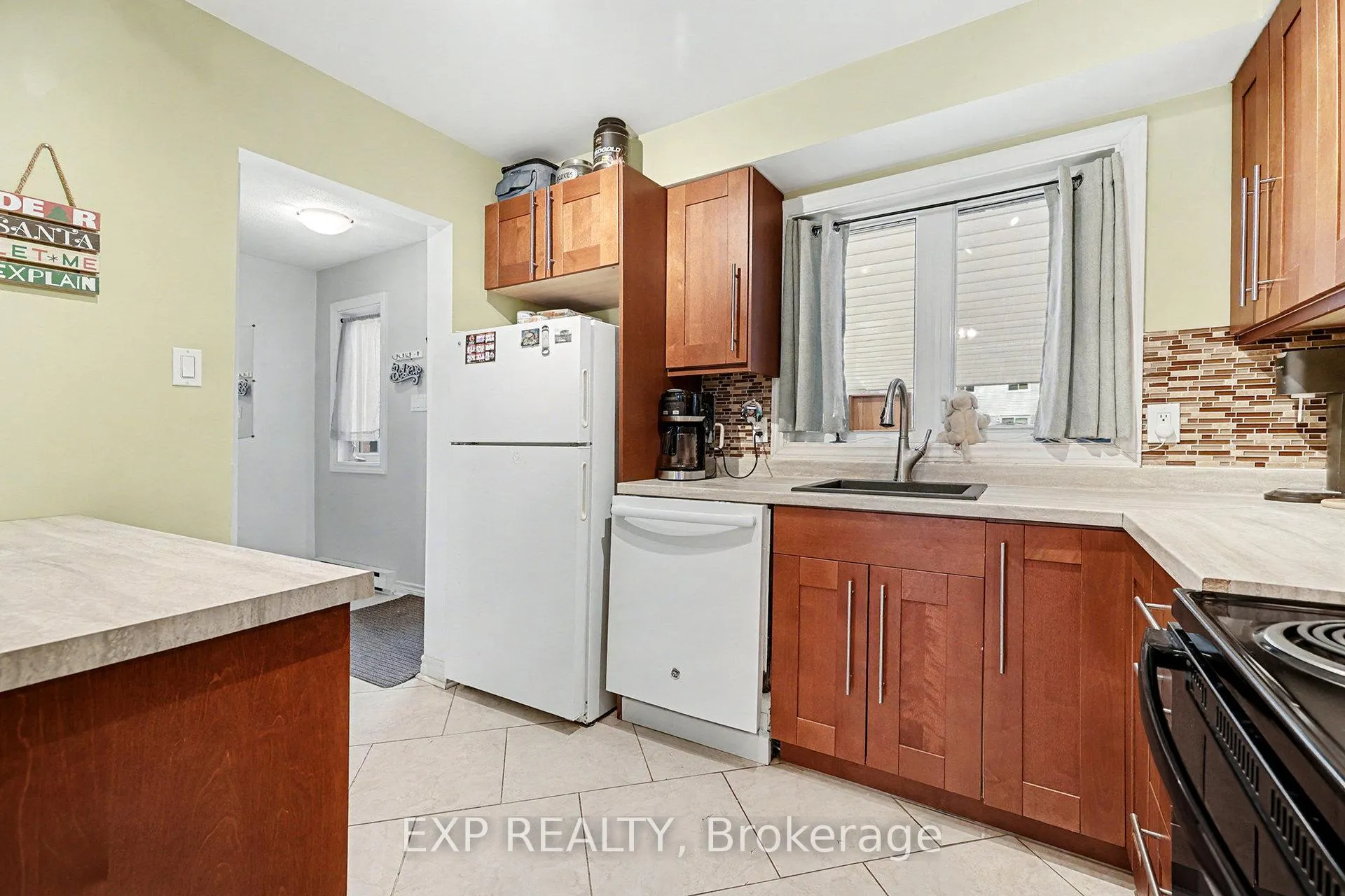 Photo 13 of 20 Lovell Lane, Ottawa, Westcliffe Estates — HOMEH