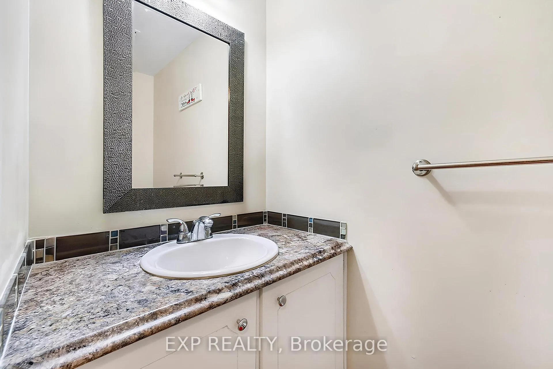 Photo 14 of 20 Lovell Lane, Ottawa, Westcliffe Estates — HOMEH
