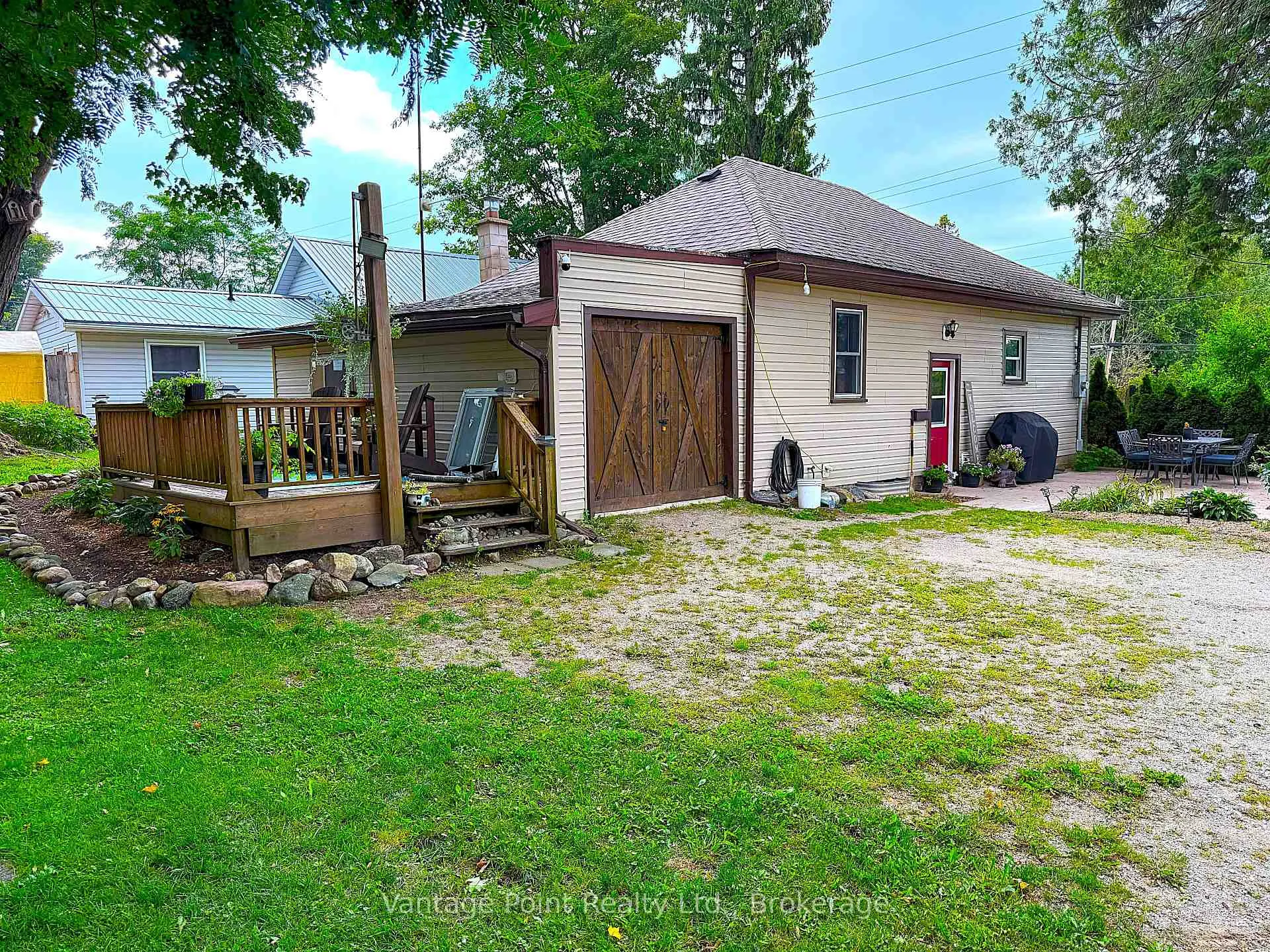 Photo 6 of 777007 10 Highway, Chatsworth — HOMEH