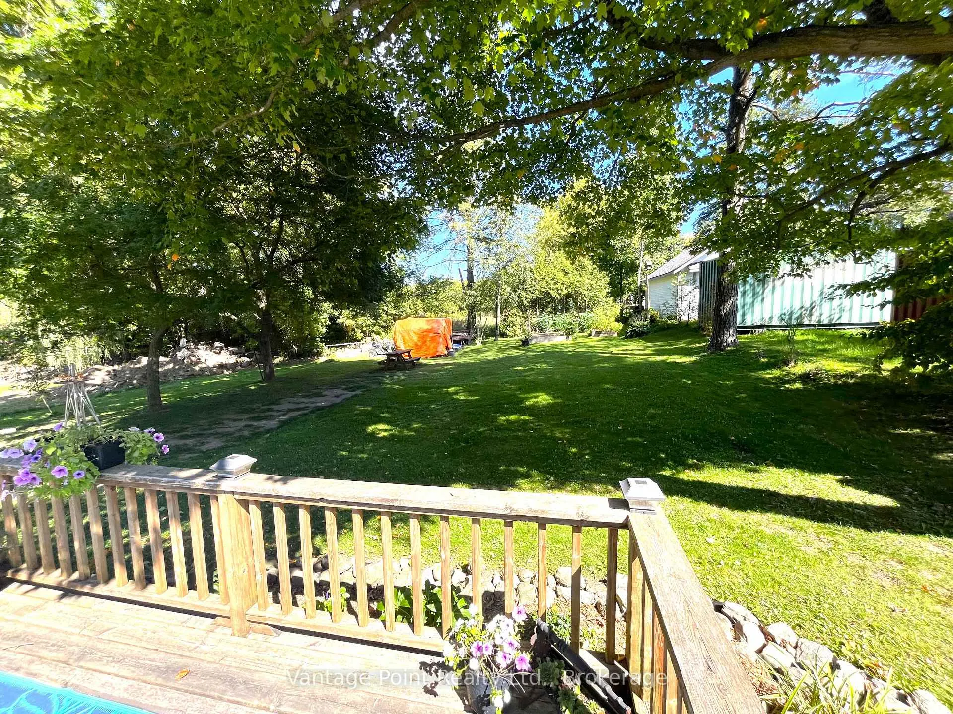 Photo 9 of 777007 10 Highway, Chatsworth — HOMEH