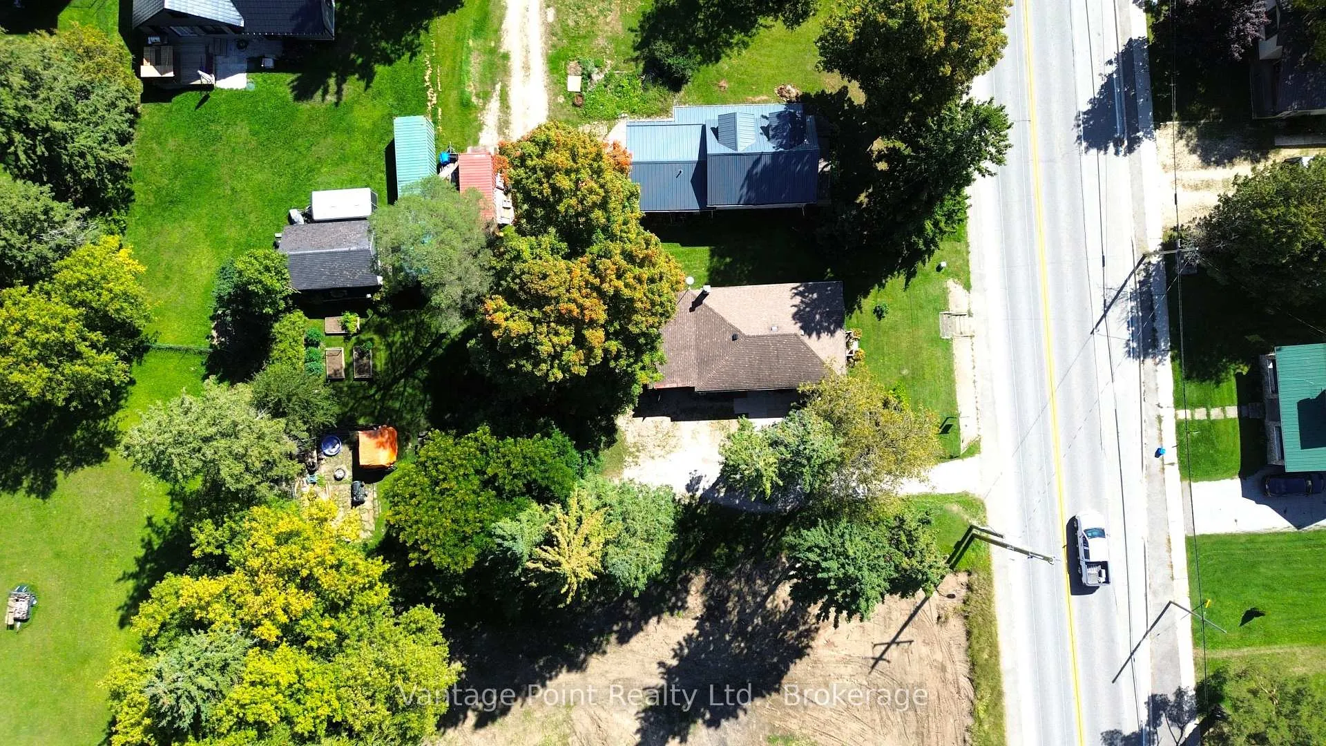 Photo 11 of 777007 10 Highway, Chatsworth — HOMEH