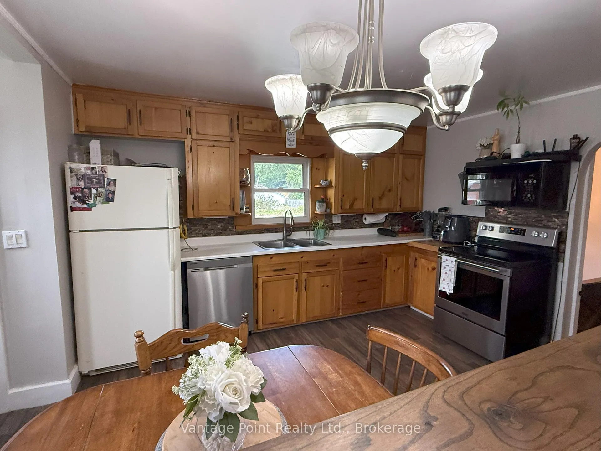Photo 17 of 777007 10 Highway, Chatsworth — HOMEH